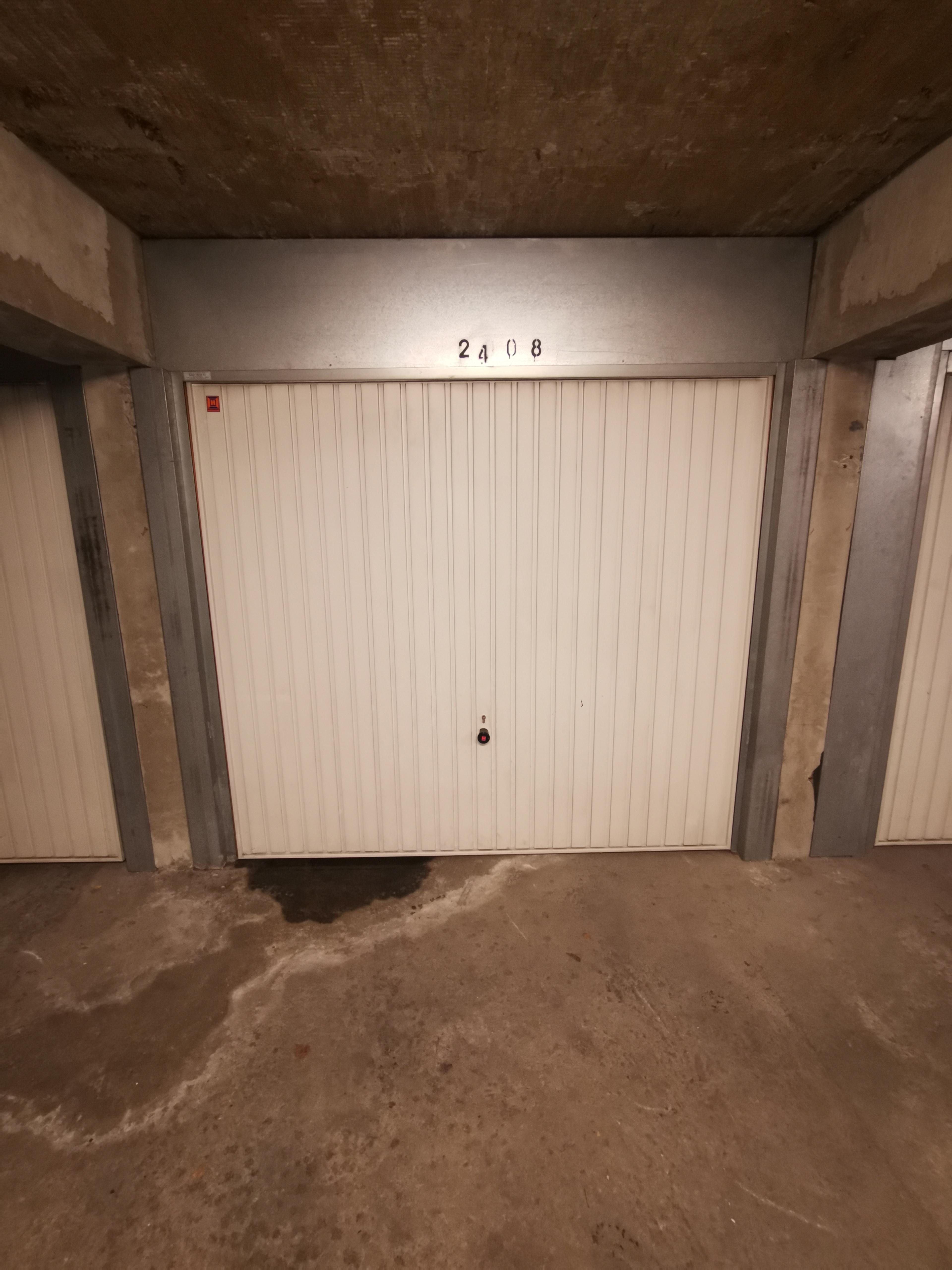 Garage/Box sécurisé à louer à Orléans