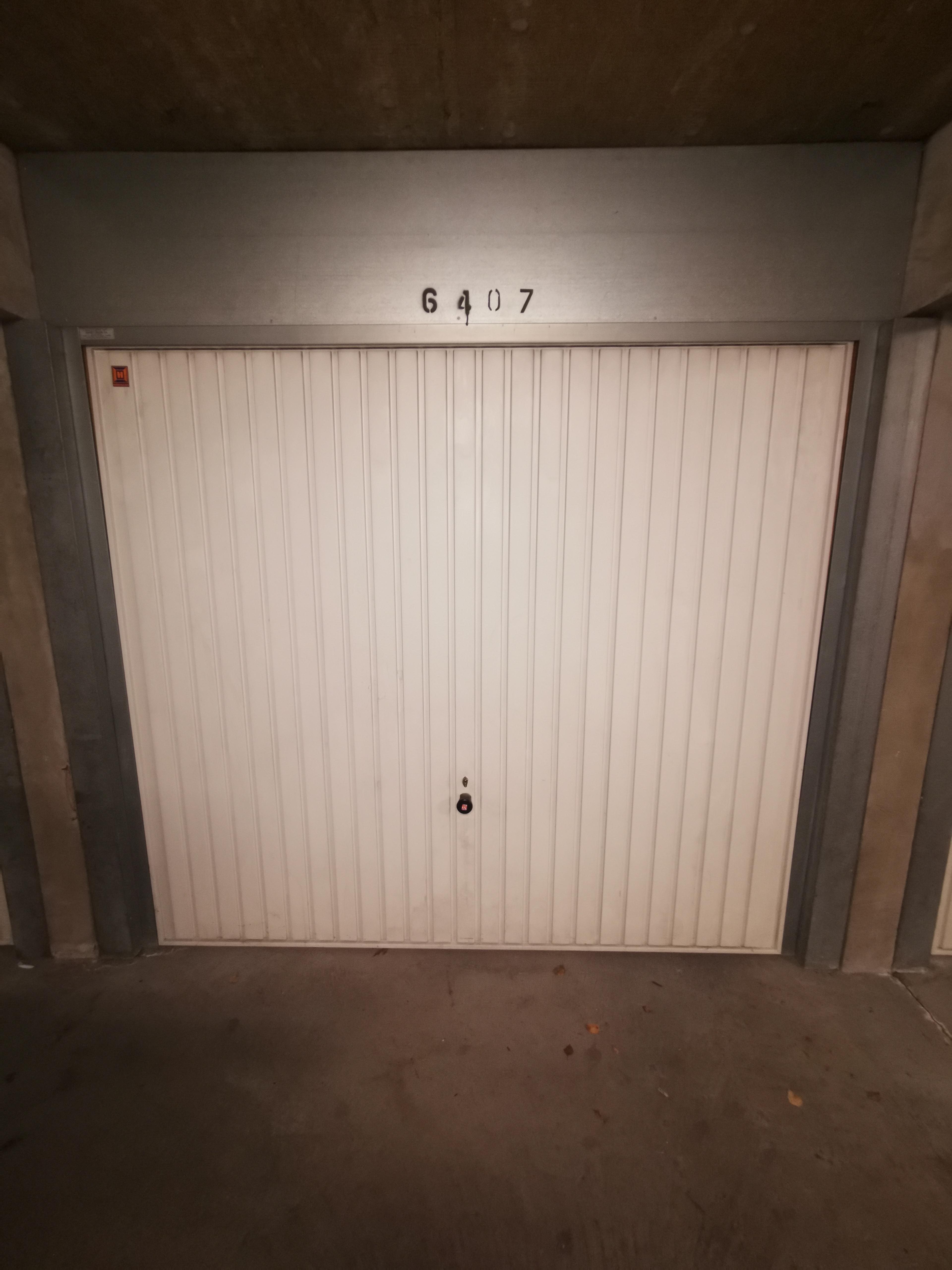 Garage/Box sécurisé à louer à Orléans