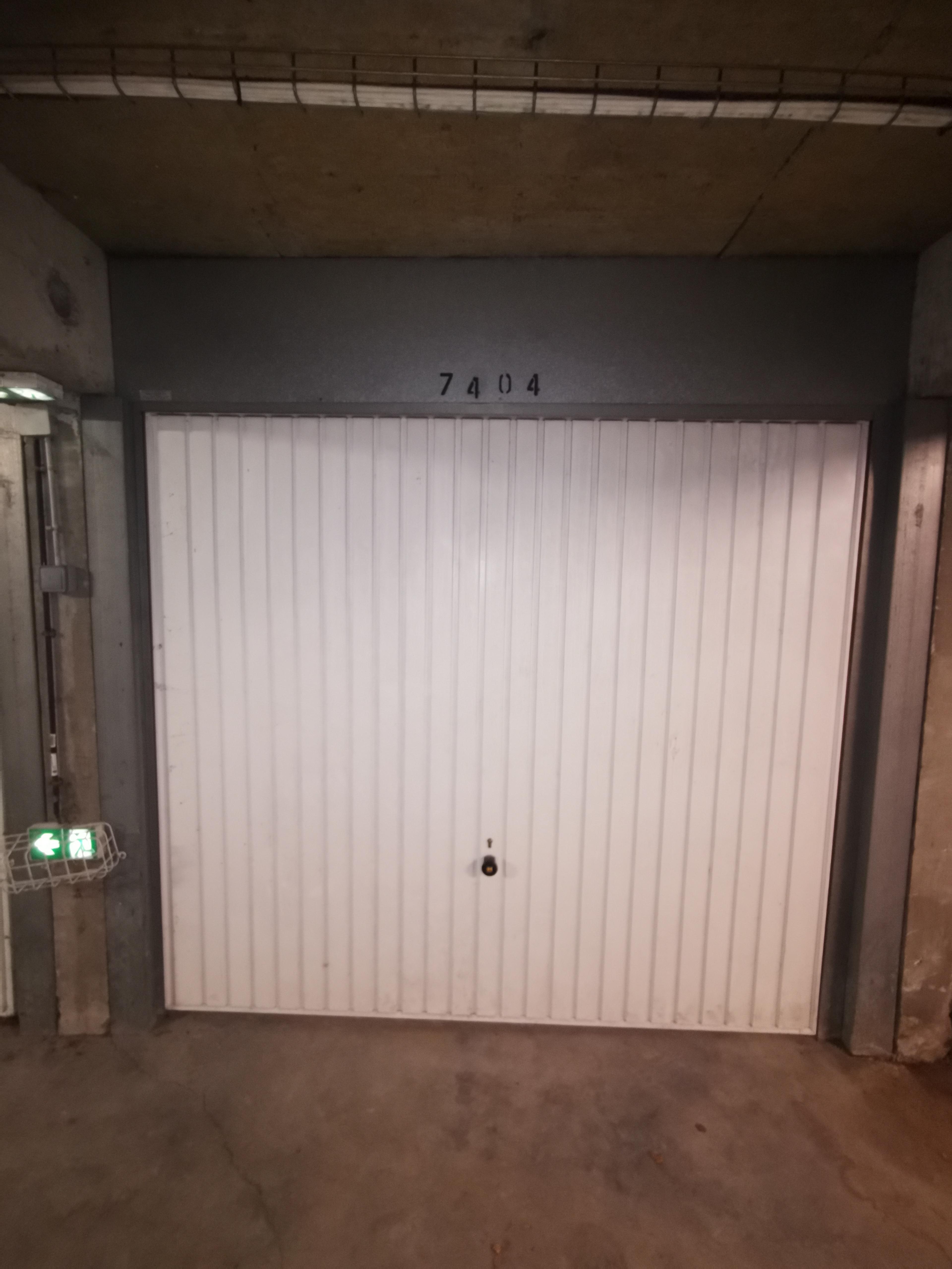 Garage/Box sécurisé à louer à Orléans