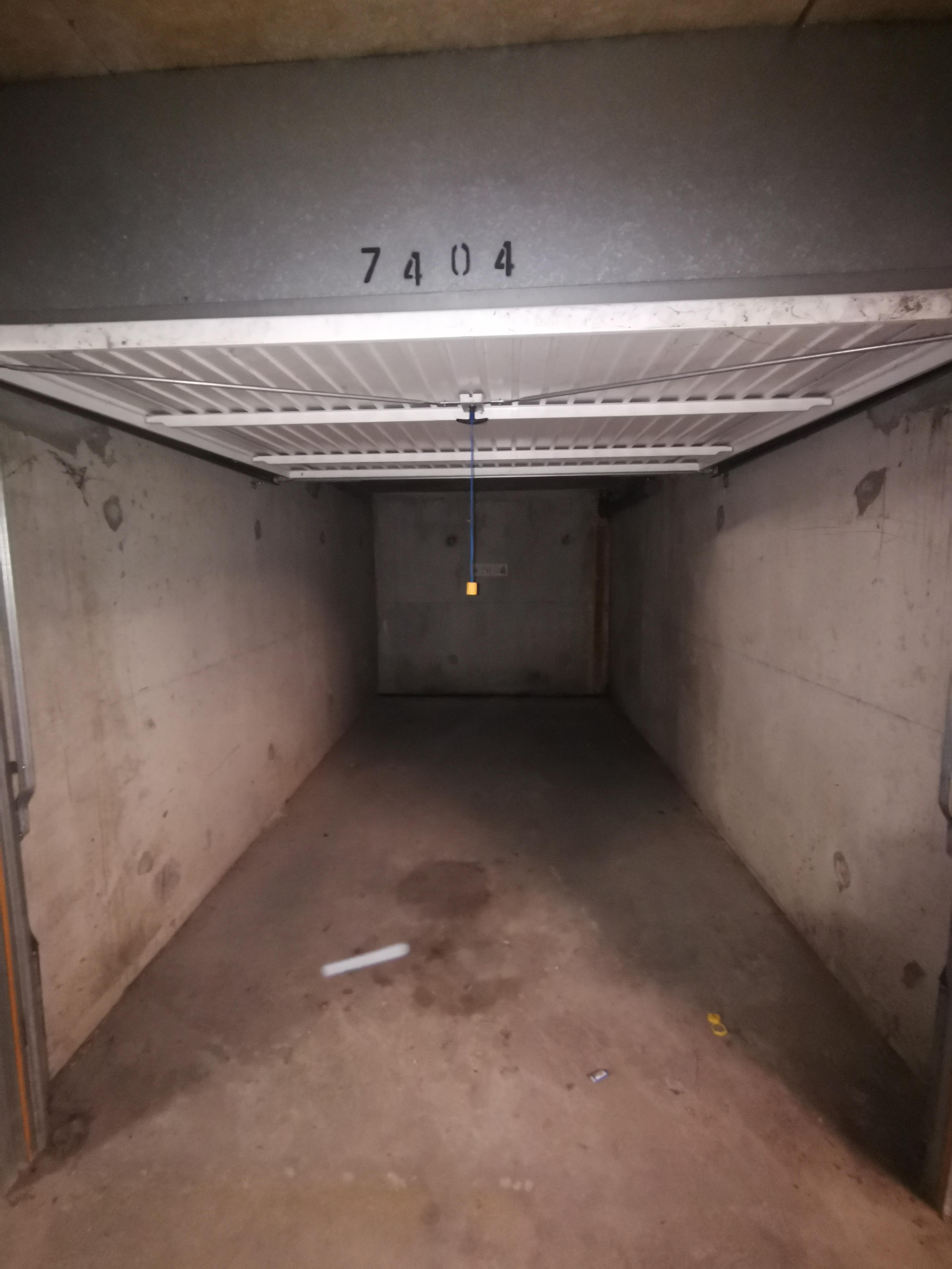 Garage/Box sécurisé à louer à Orléans