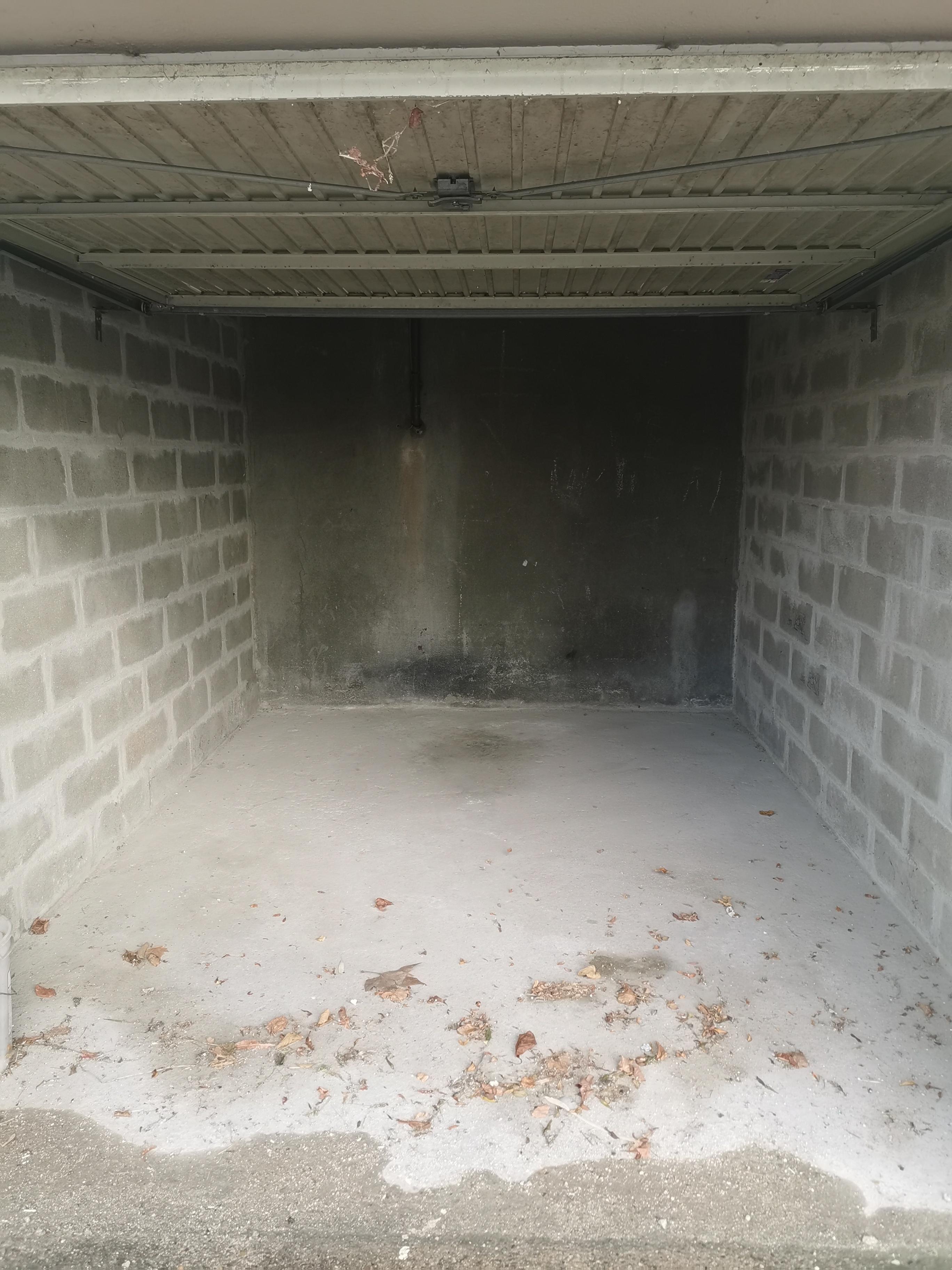 Garage/box fermé à Orléans