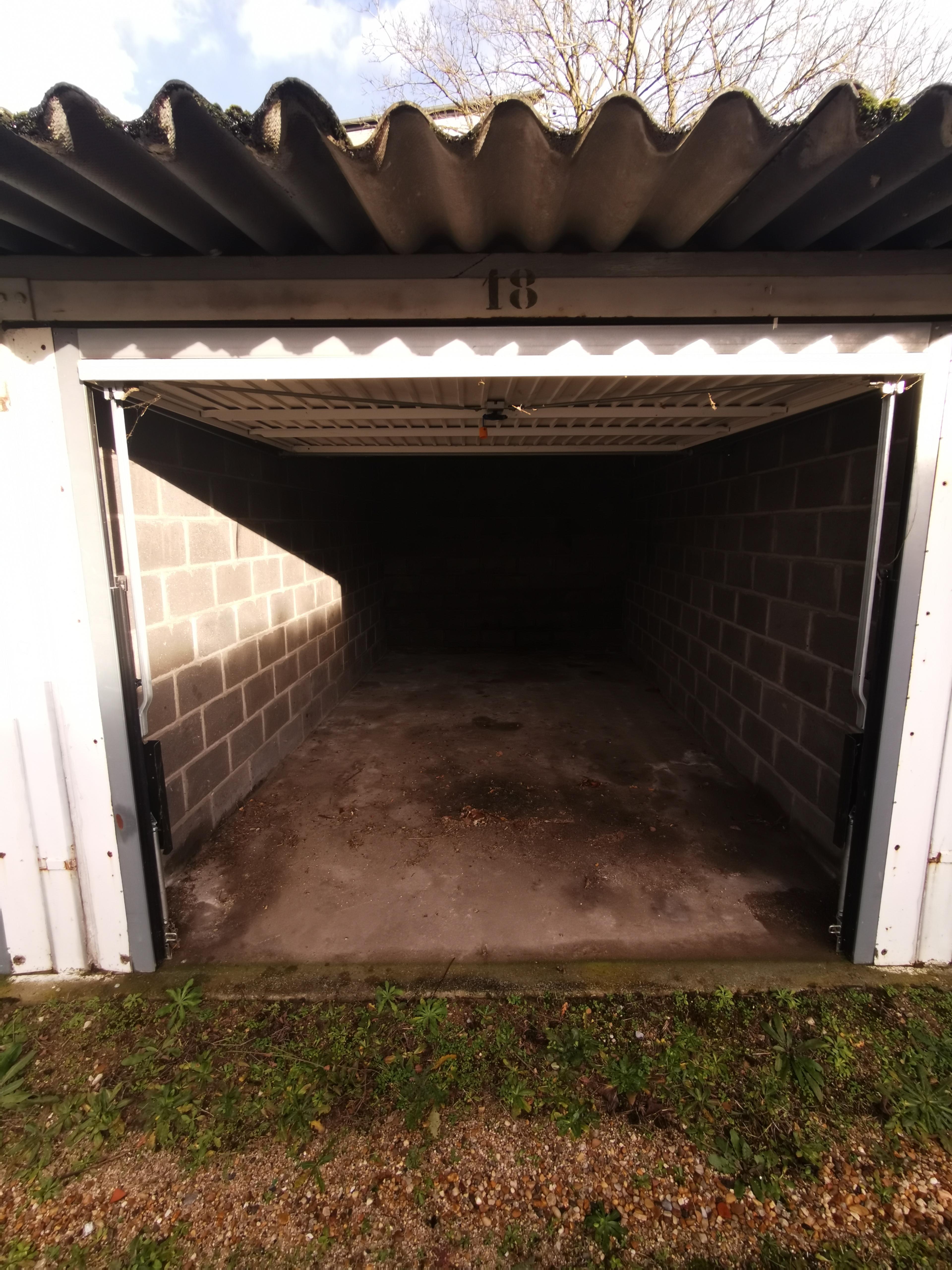 Garage/box fermé à Orléans