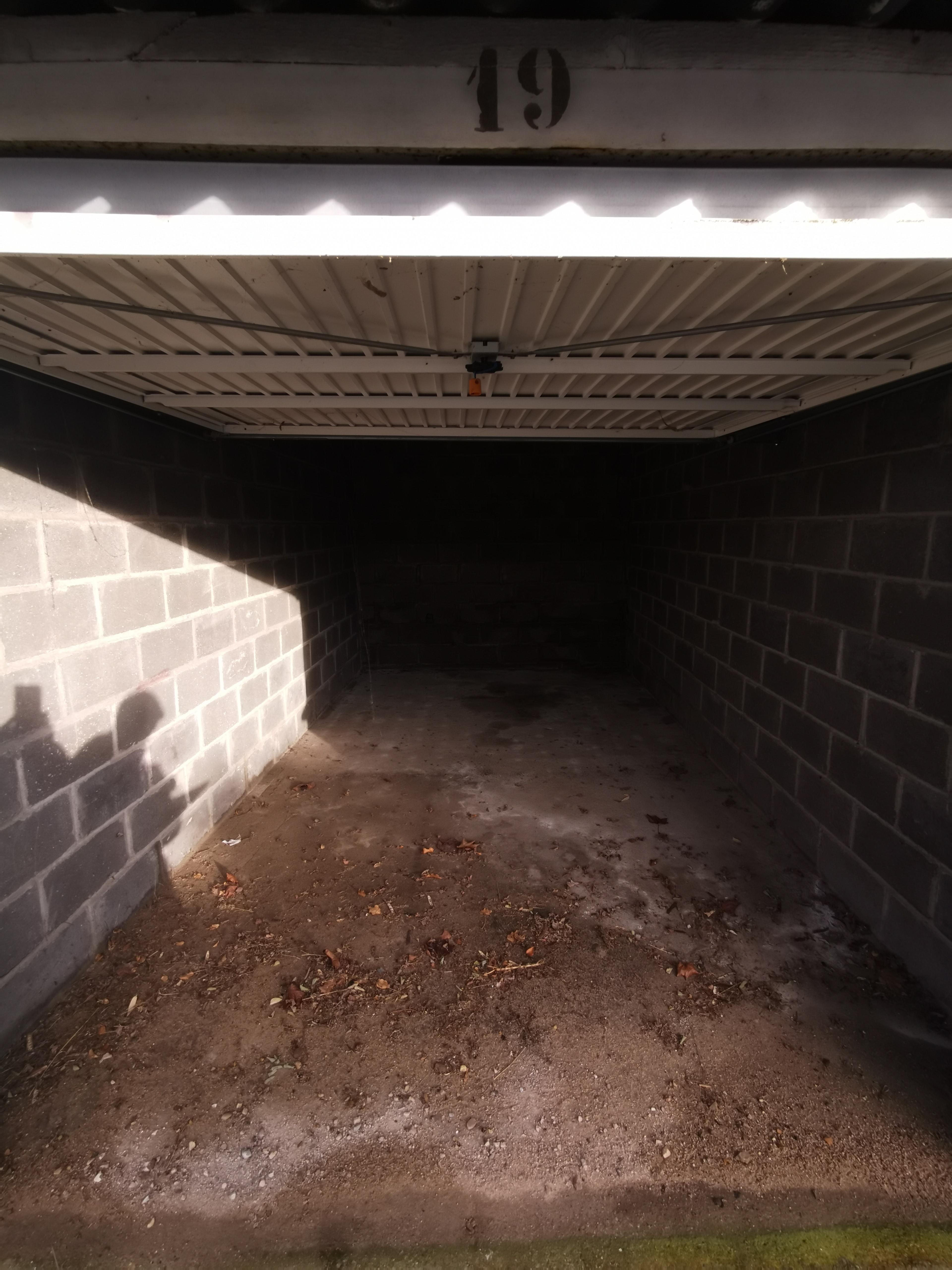 Garage/box fermé à Orléans