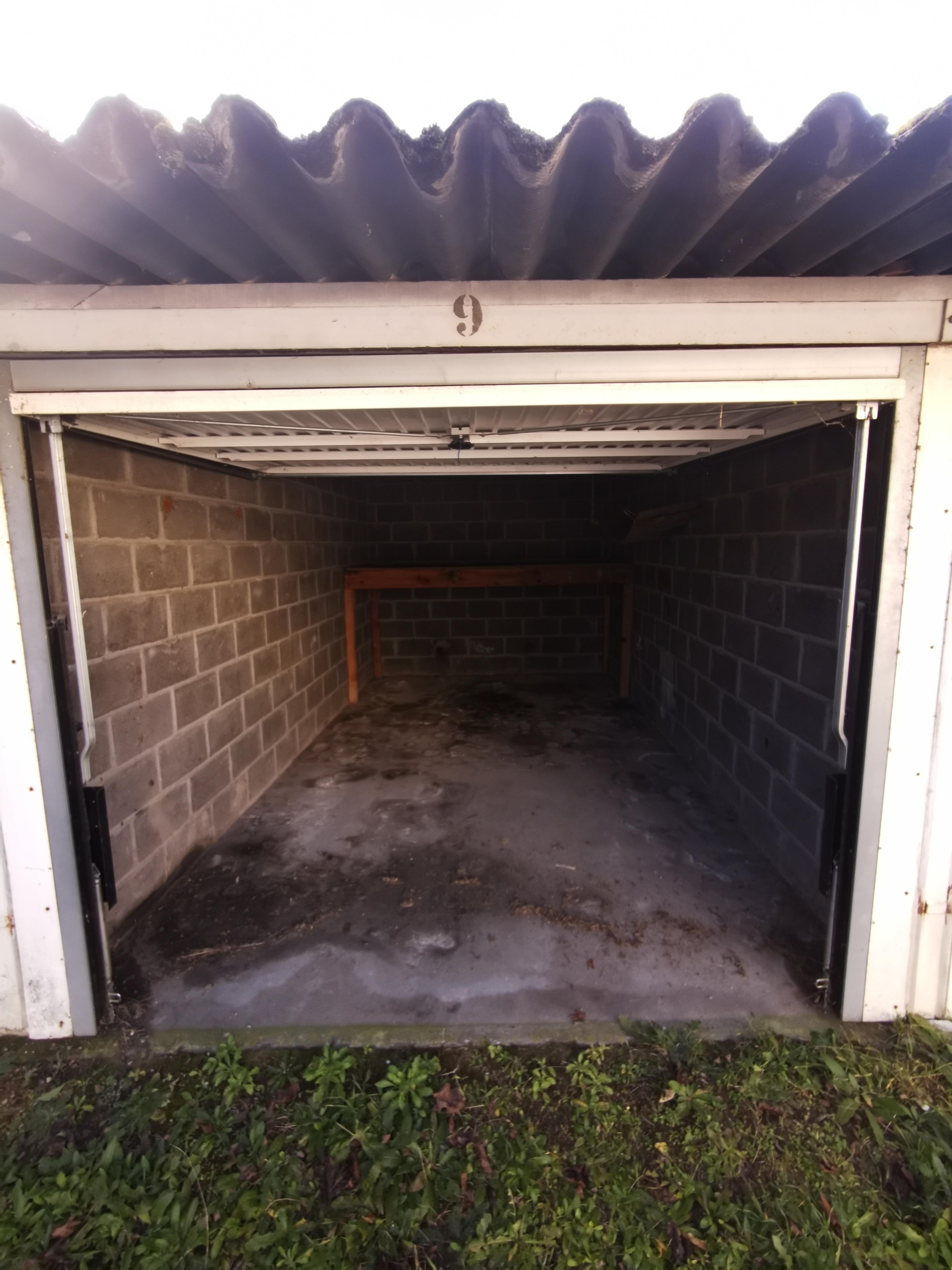 Garage/box fermé à Orléans