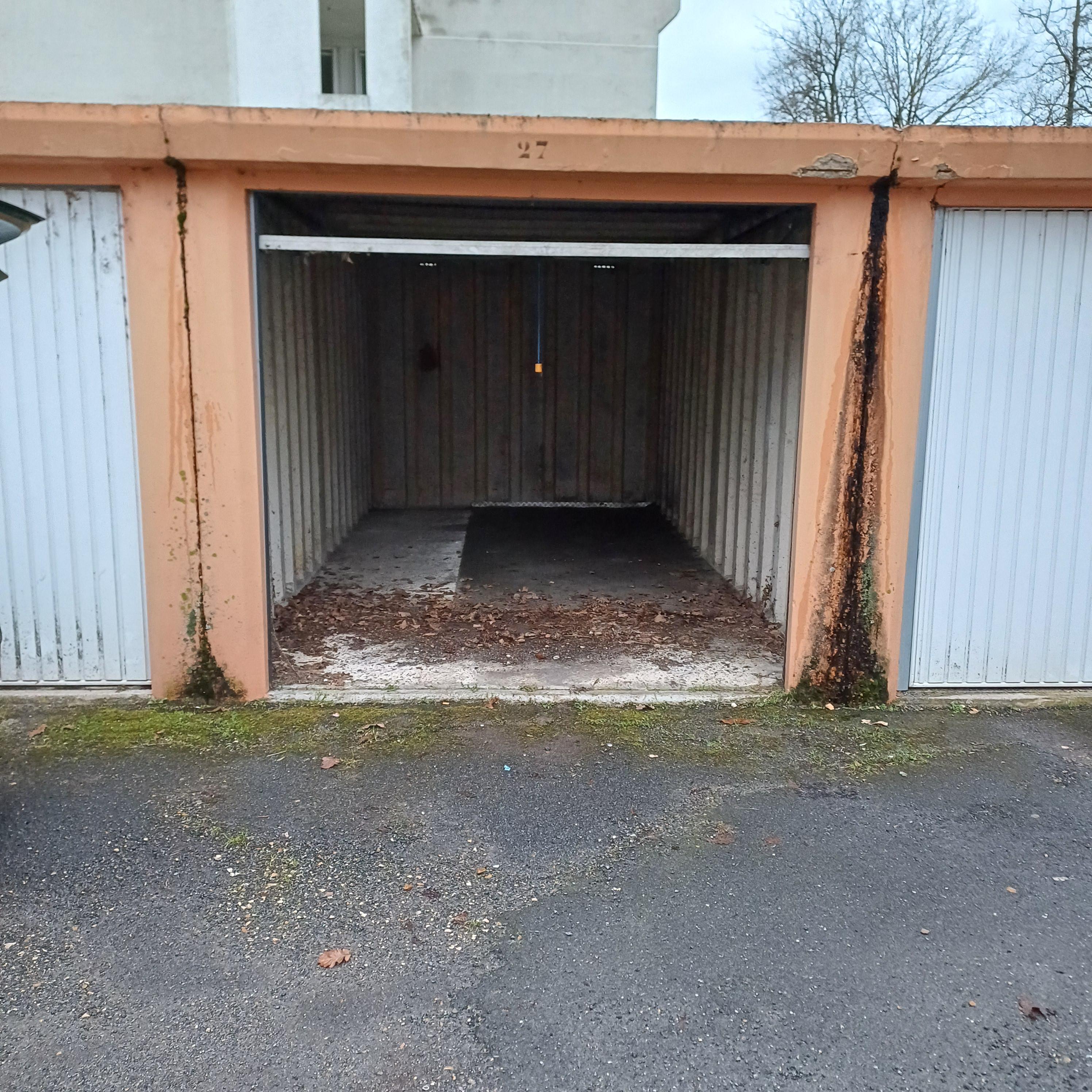 Garage Box 13m² - Châlette-sur-Loing