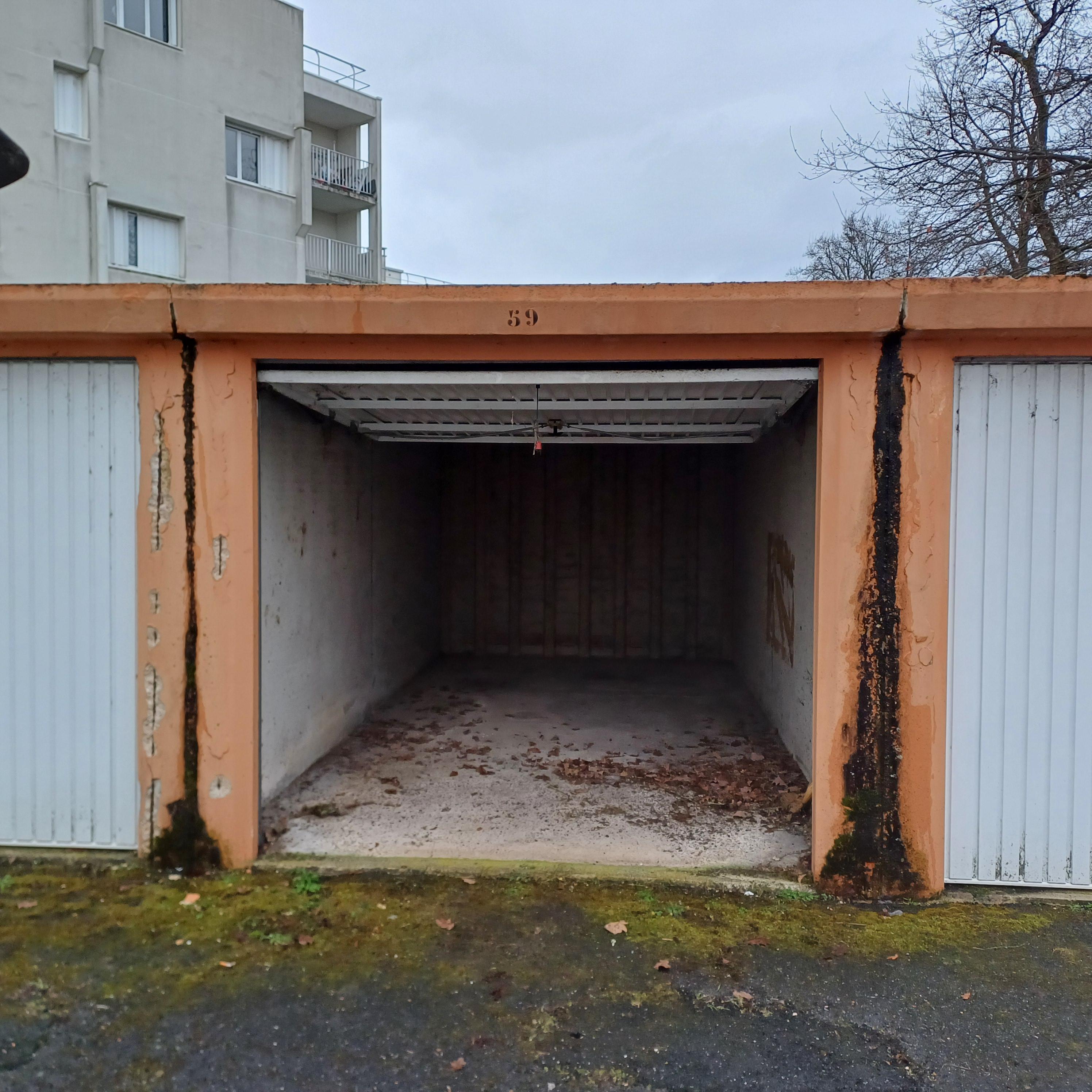 Garage Box 13m² - Châlette-sur-Loing