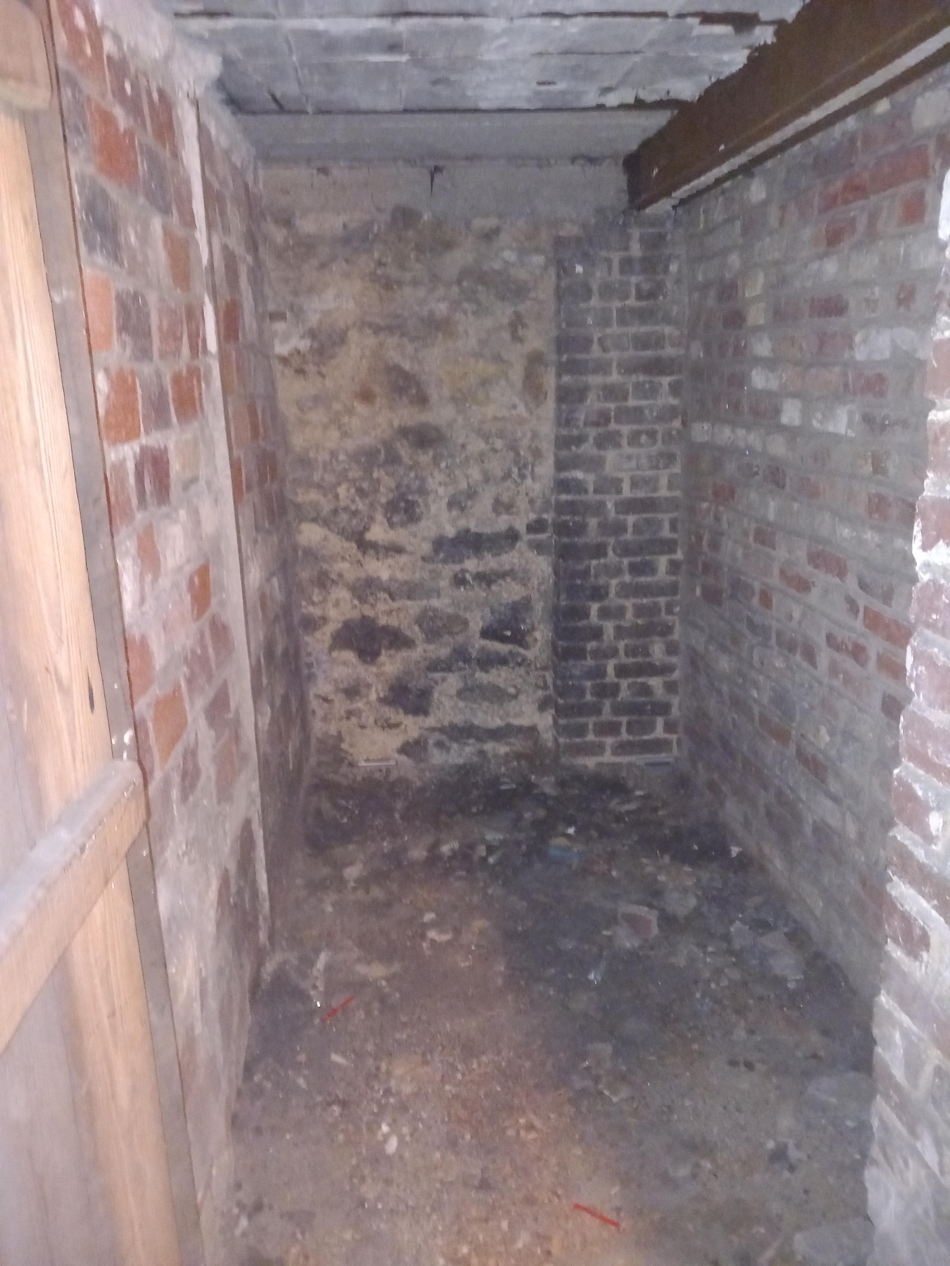 CAVE SECHE POUR STOCKAGE - ENTRESOL