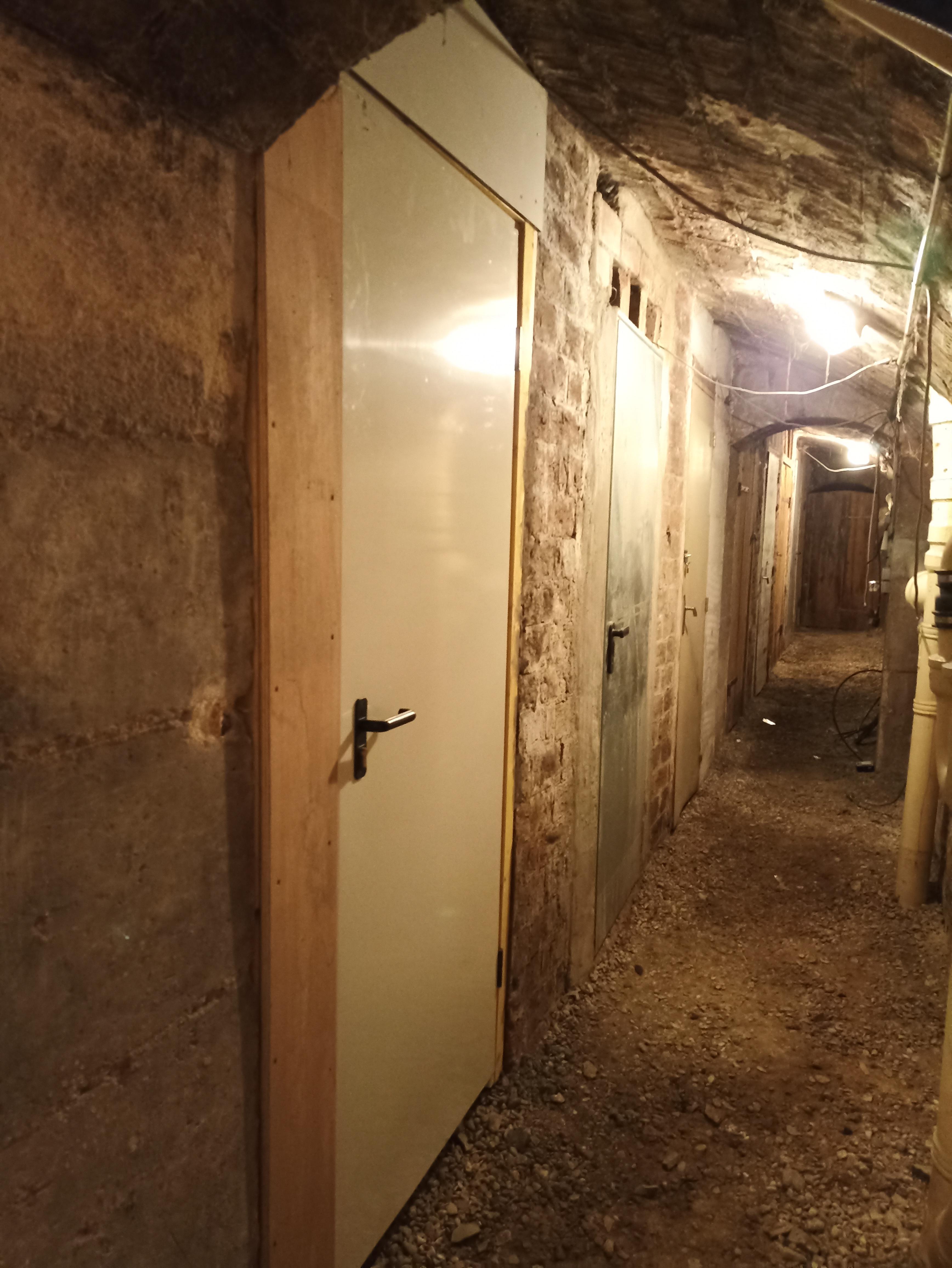 Cave de 4m², saine, sécurisée à Paris 11e