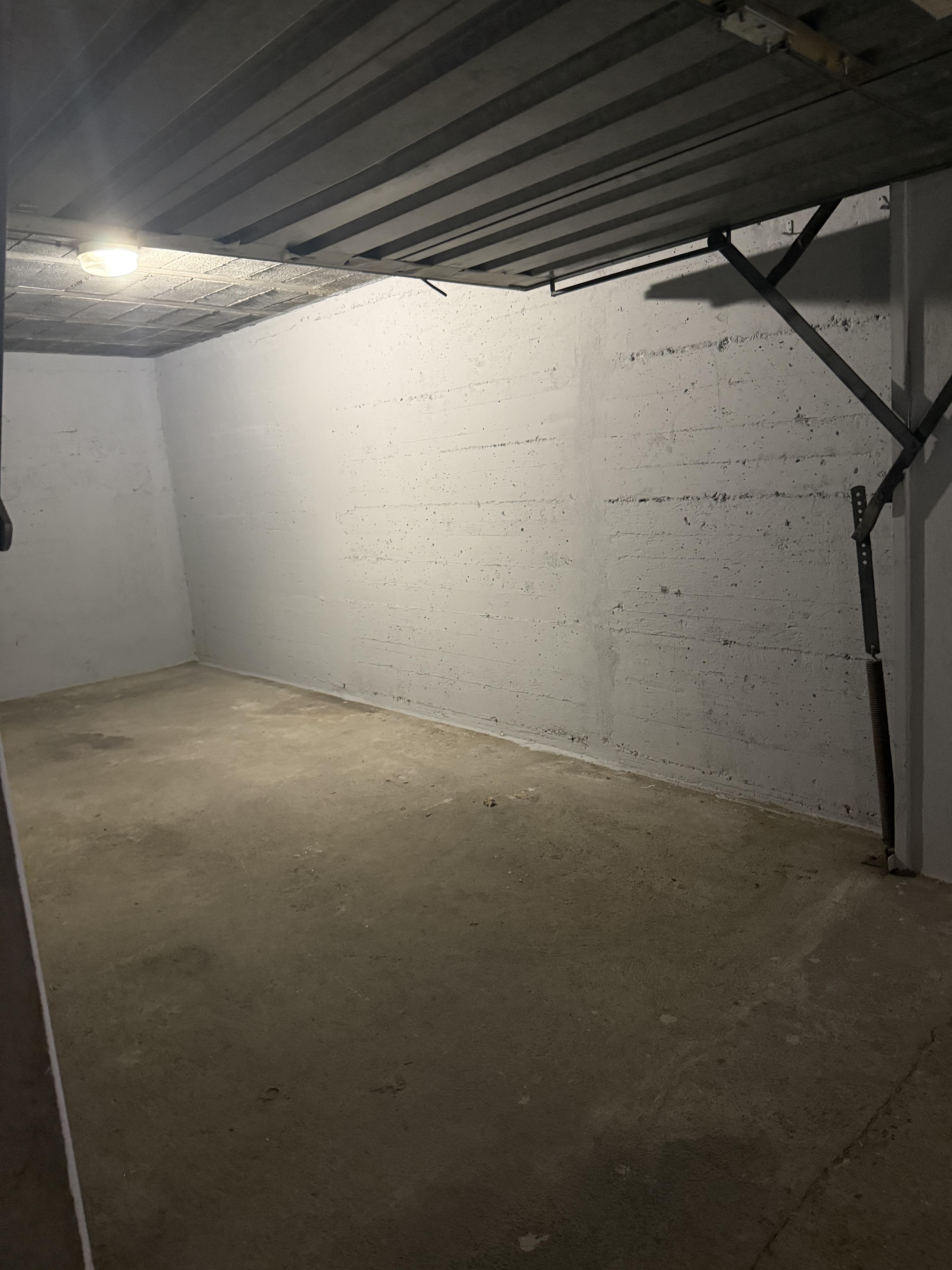 Box 14m2 sécurise Grenoble secteur Léon blum