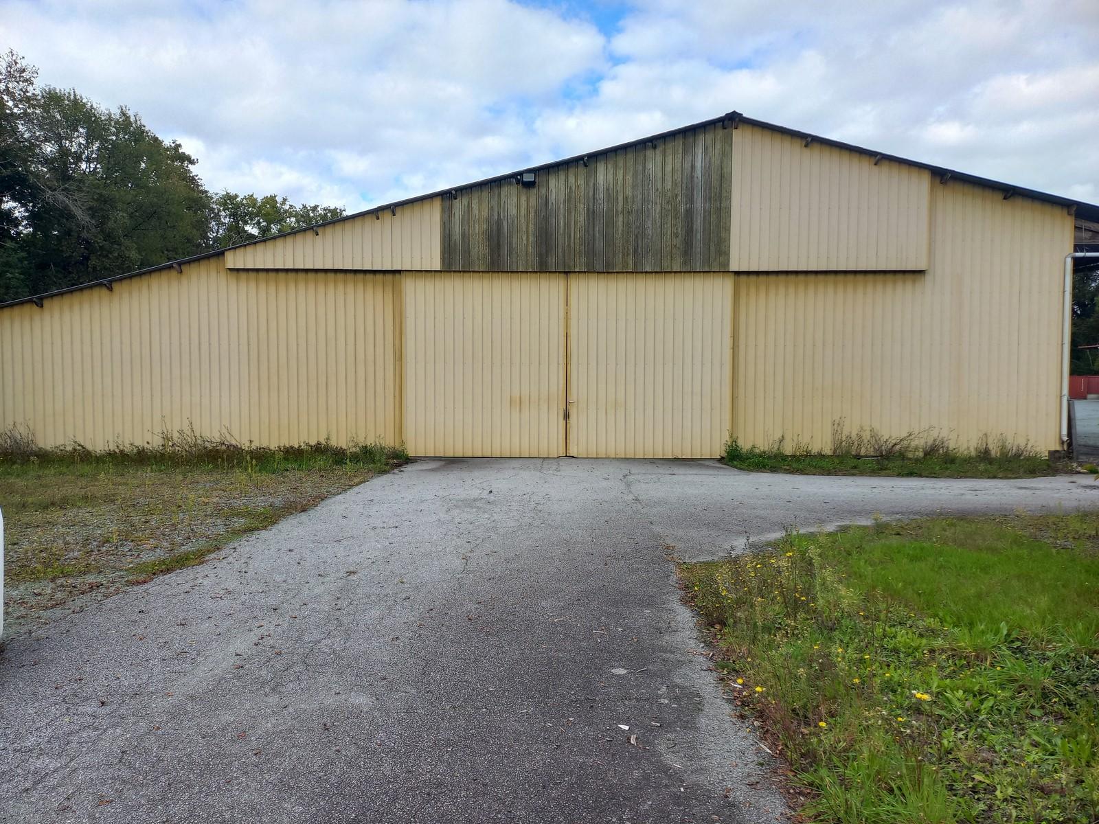 emplacement de parking couvert