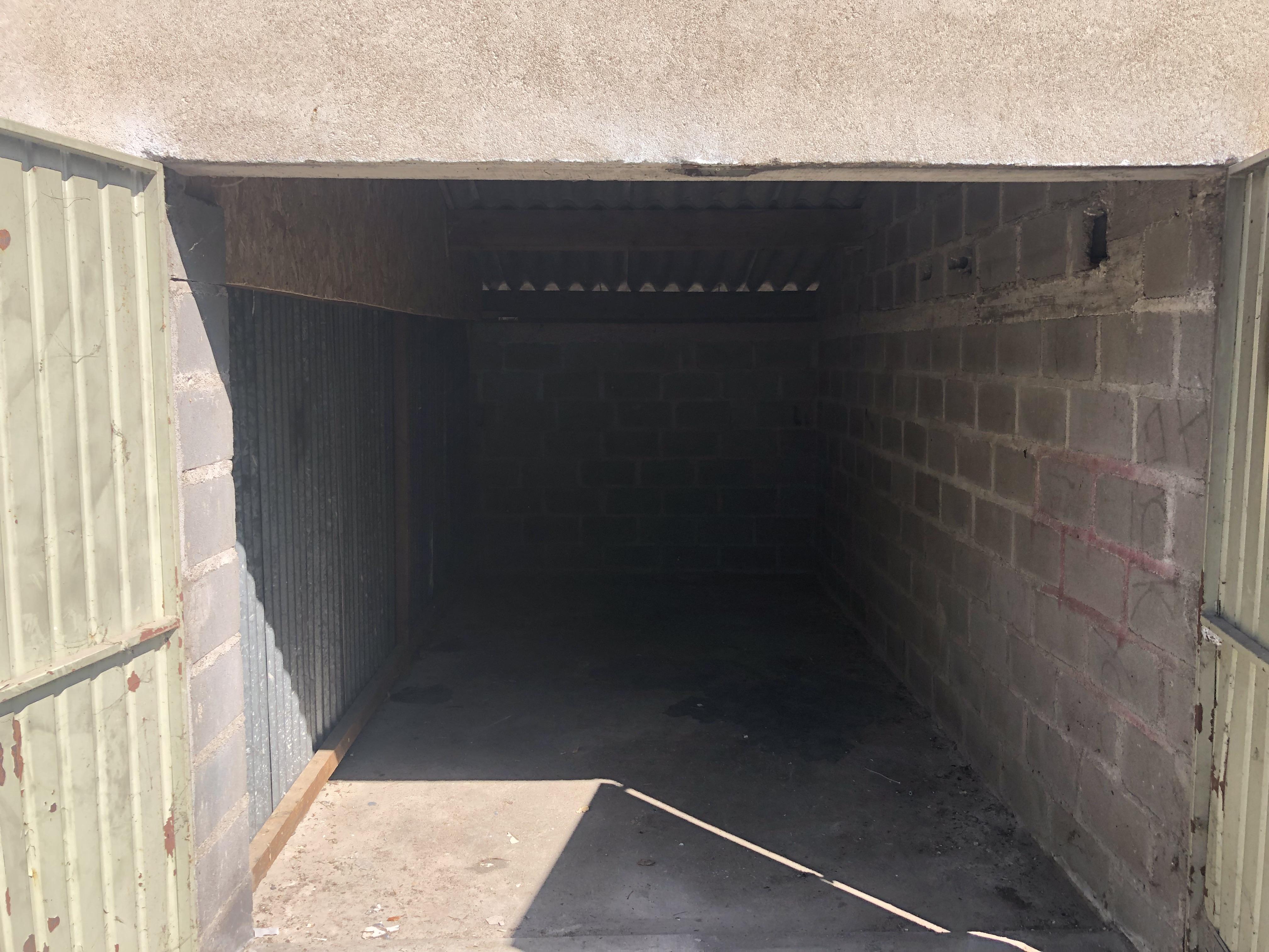 Box de stockage/ Stationnement privé (petite ou moyenne
