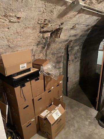 LOCATION CAVE VOUTÉE 25m² - QUARTIER MONTORGUEIL/SAINT-DENIS (PARIS