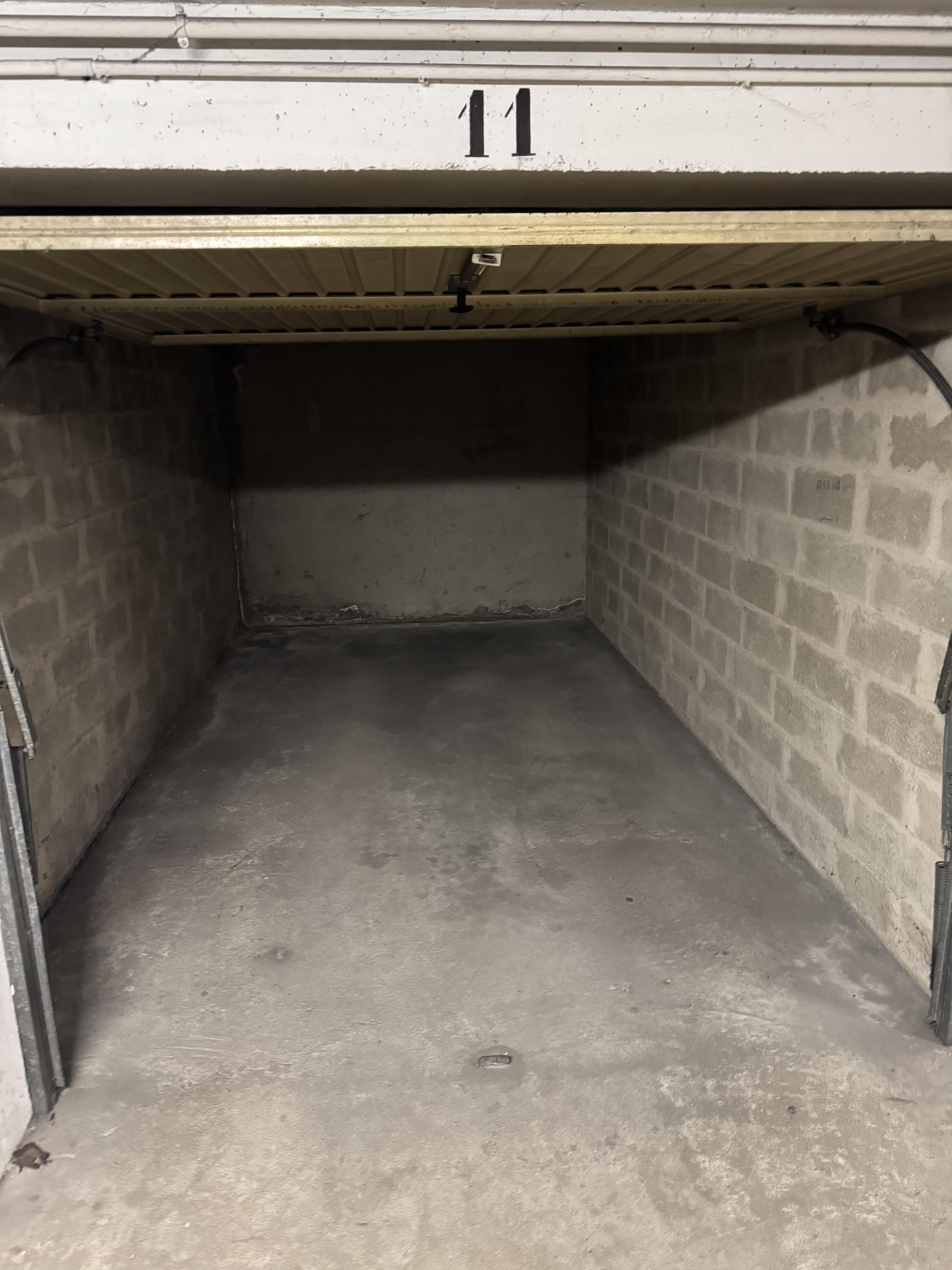 Garage/Box de Stockage - 12m² à Achères