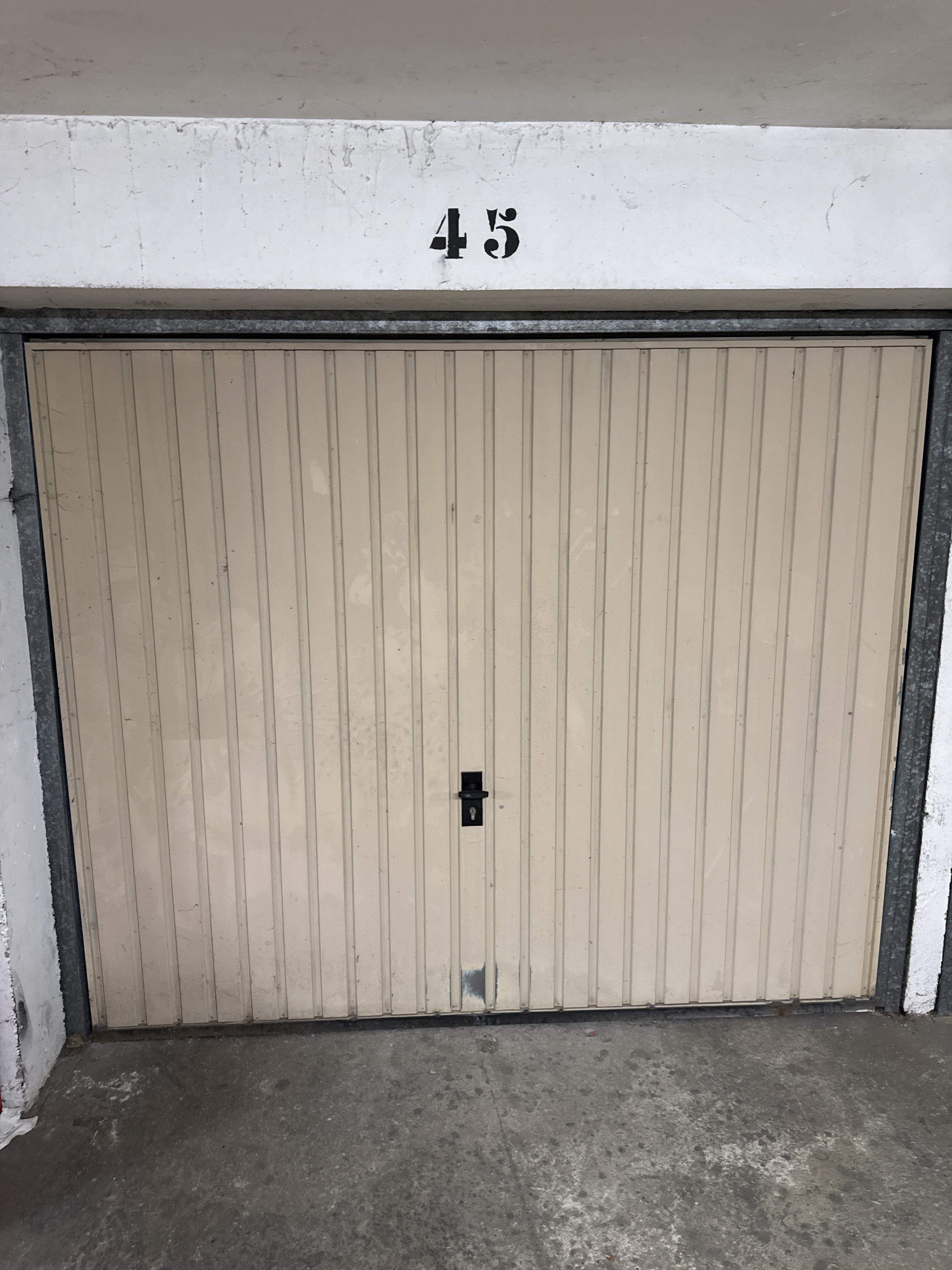 Garage/Box de Stockage - 12m² à Achères