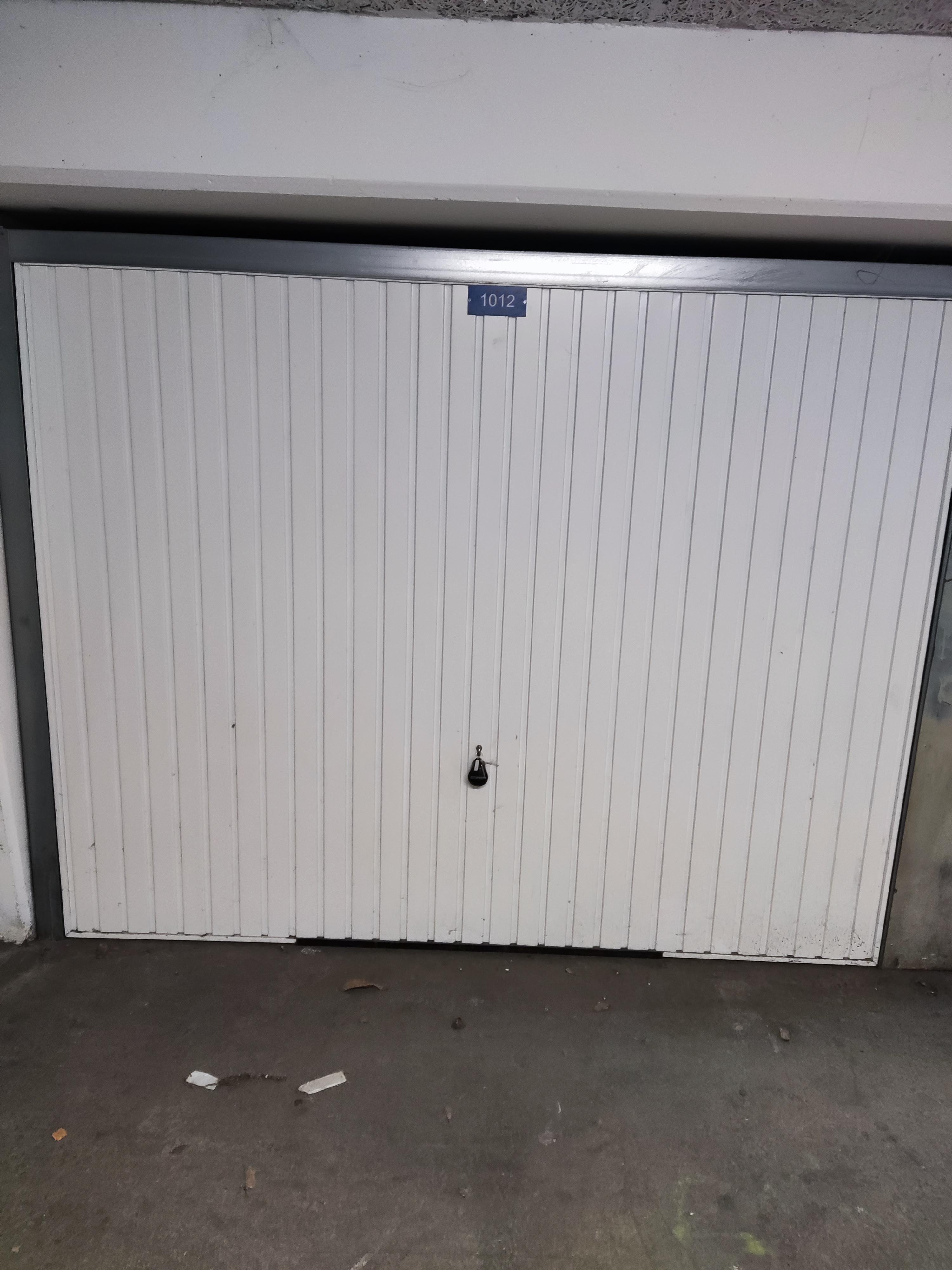 Garage fermé en location / Cormeilles-en-Parisis