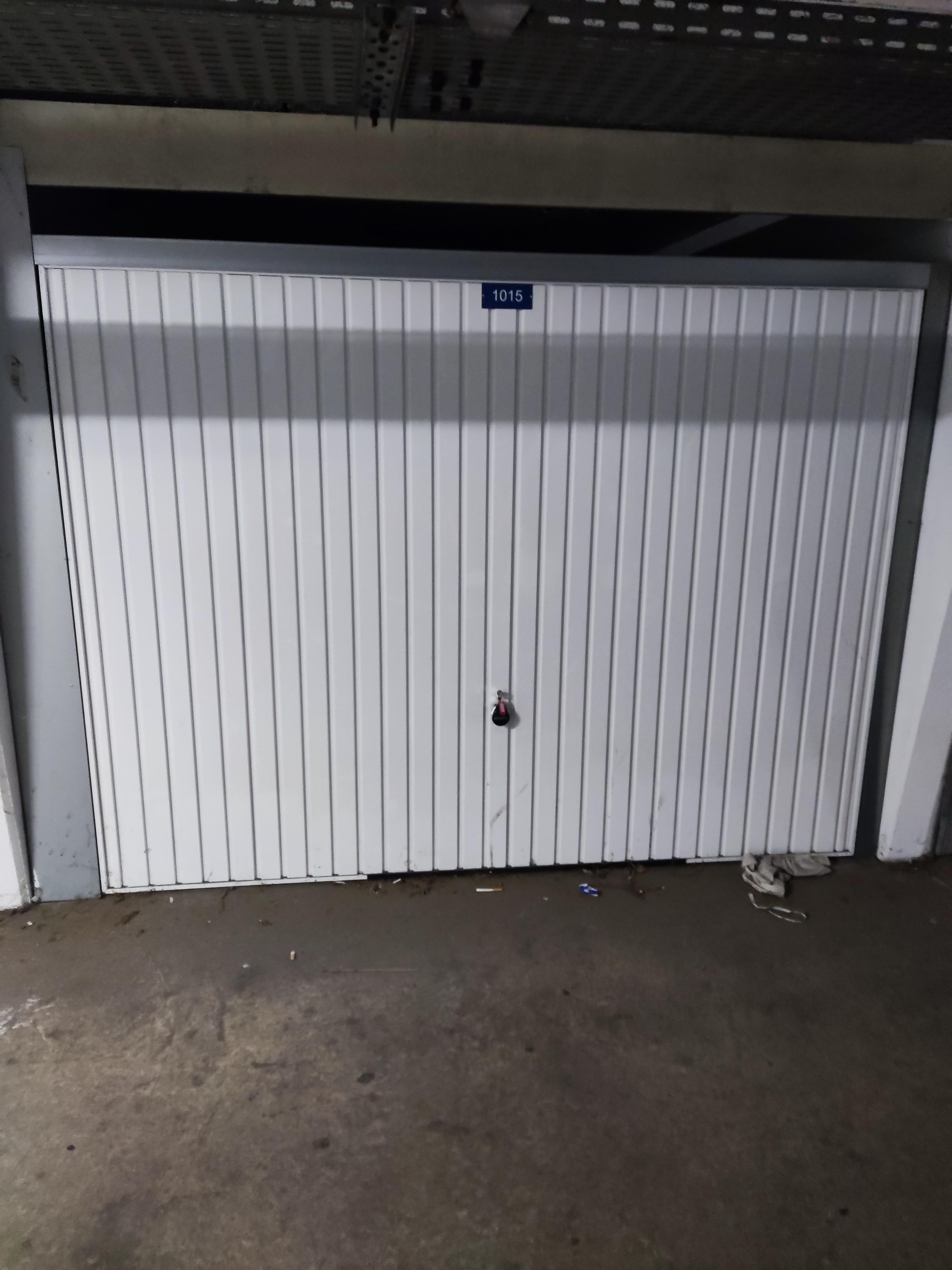 Garage fermé en location / Cormeilles-en-Parisis