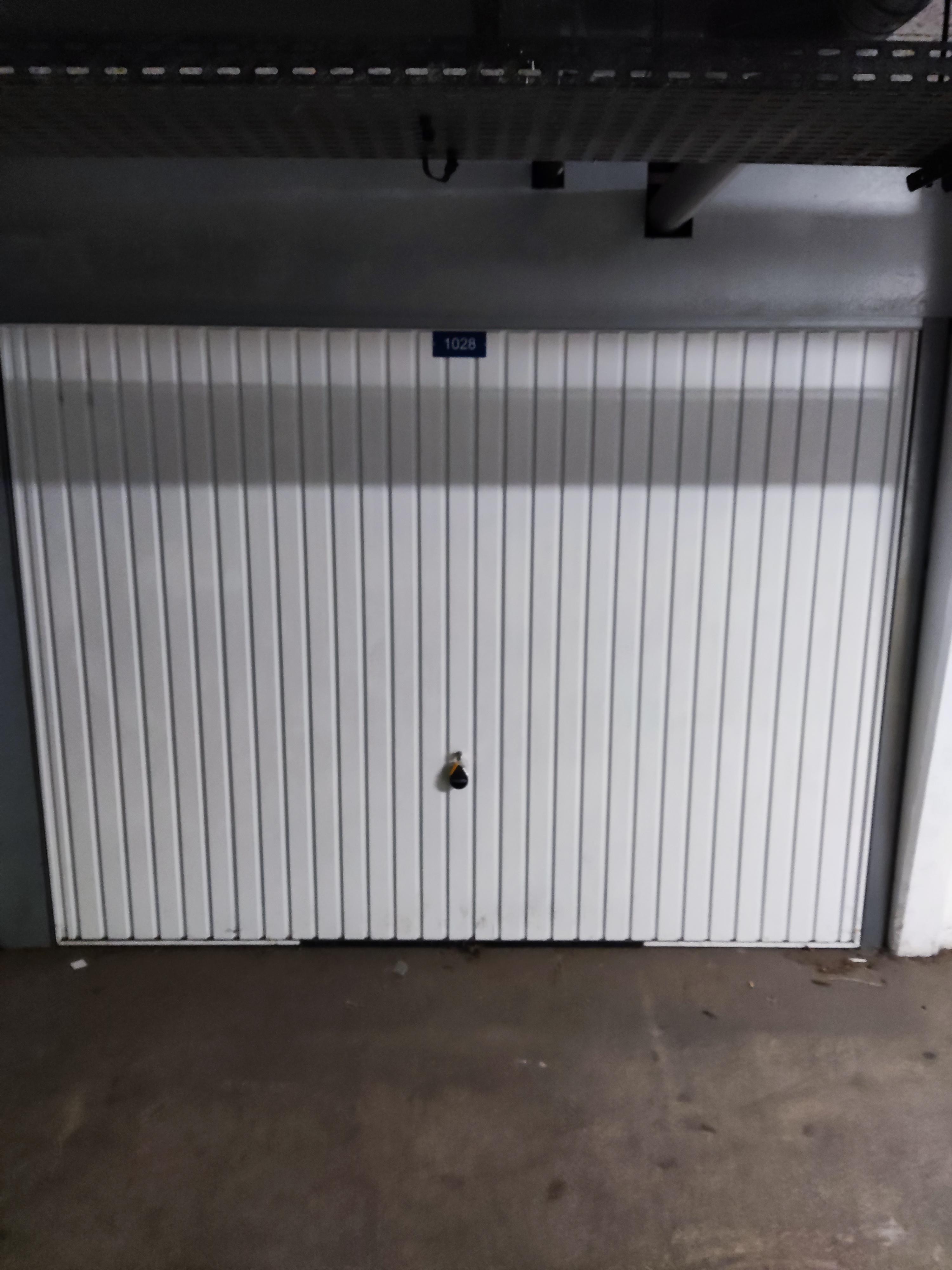 Garage fermé en location / Cormeilles-en-Parisis