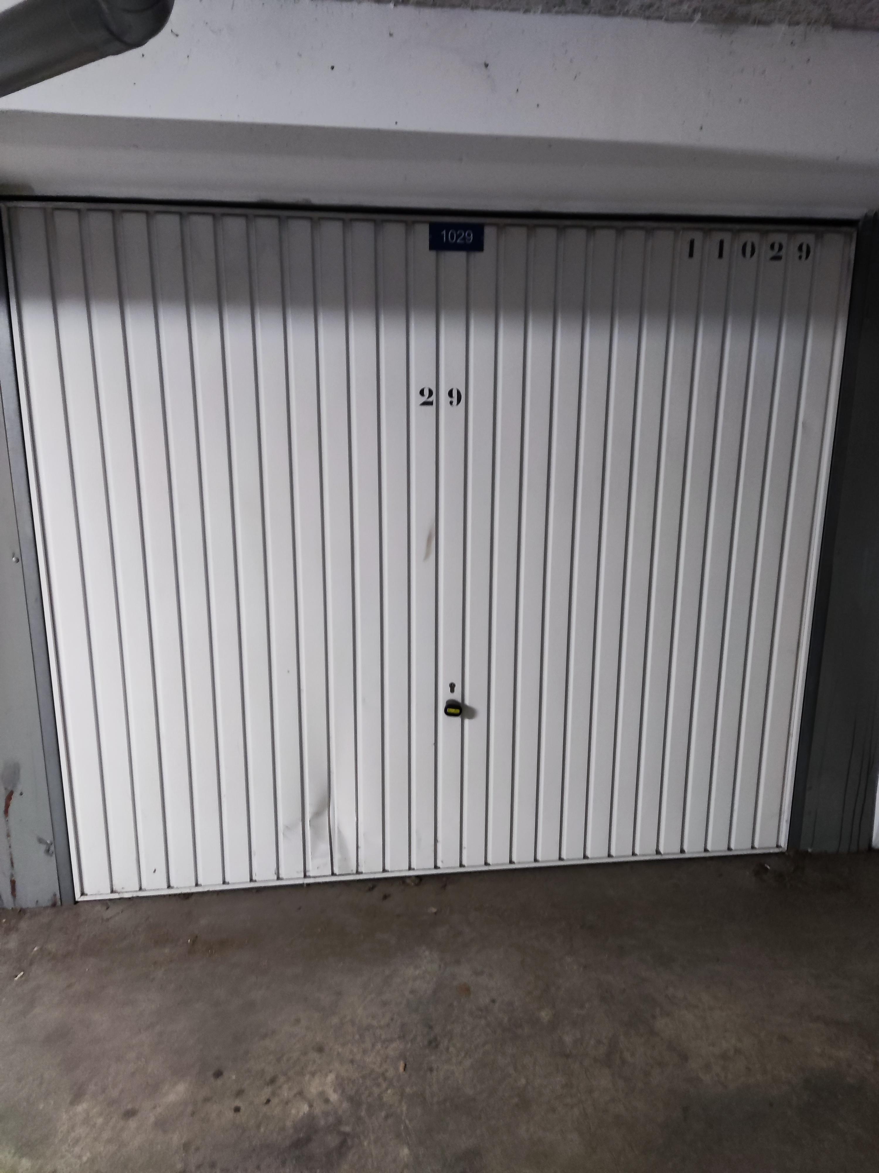 Garage fermé en location / Cormeilles-en-Parisis