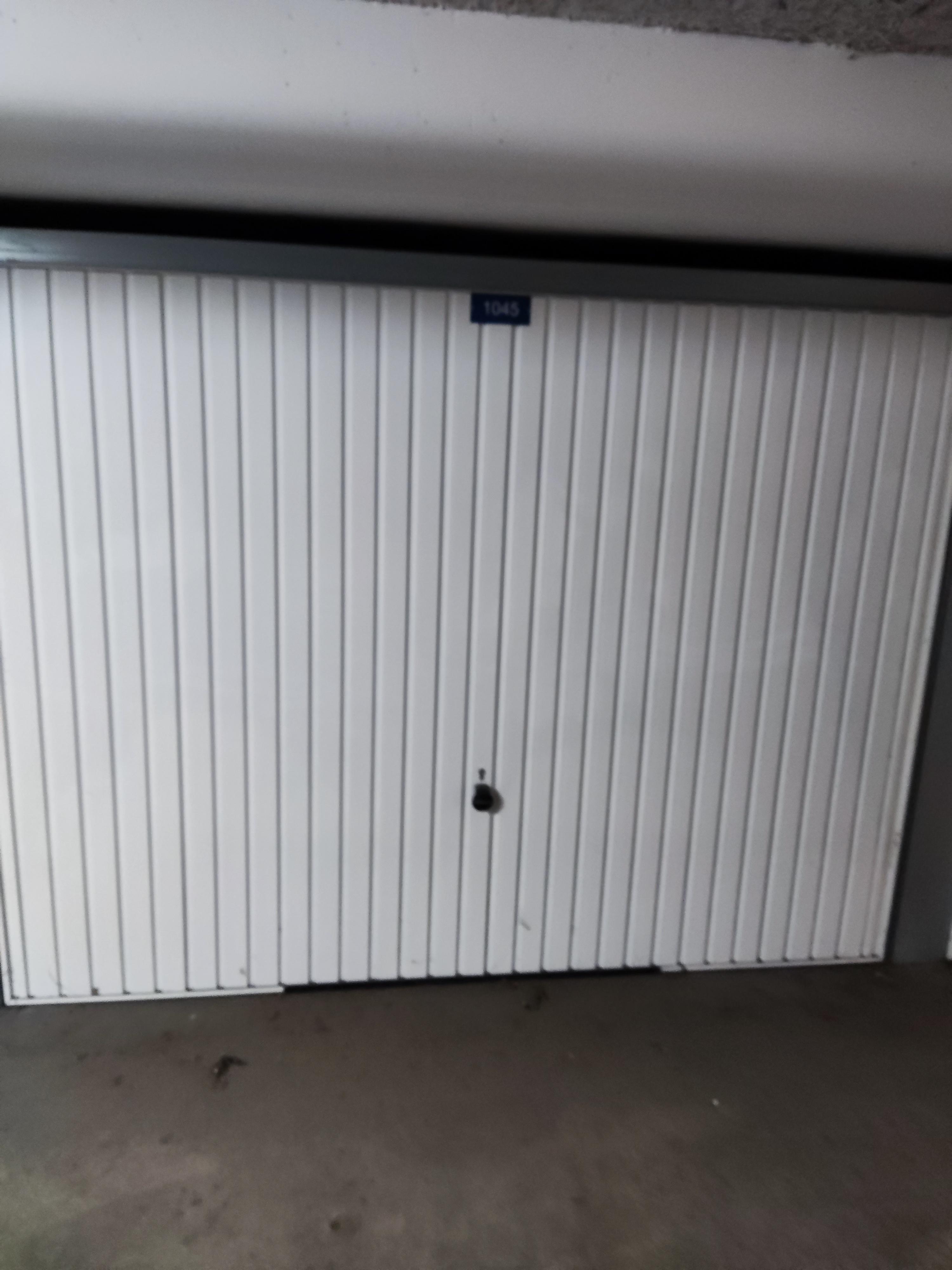 Garage fermé en location / Cormeilles-en-Parisis
