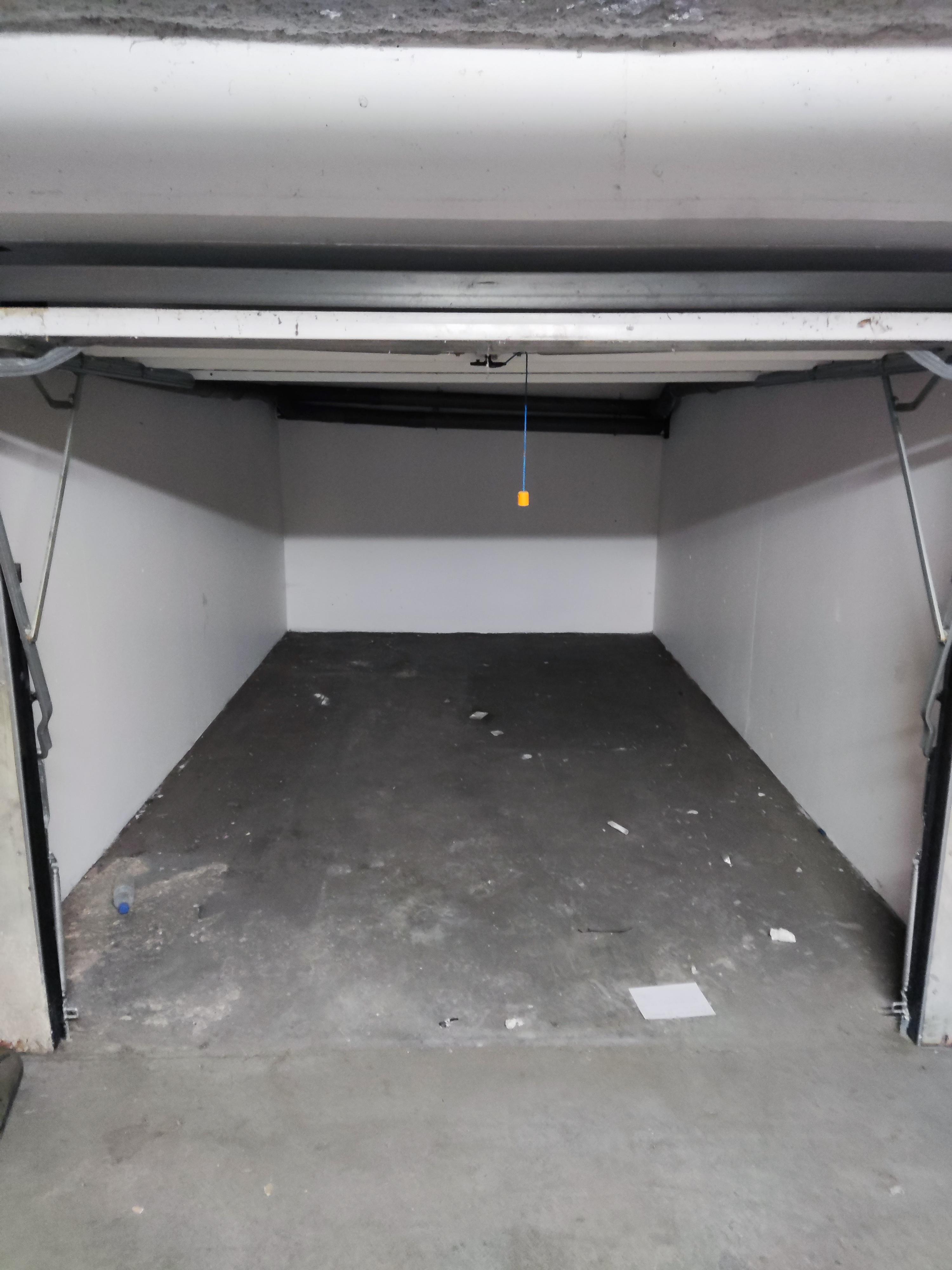 Garage fermé en location / Cormeilles-en-Parisis