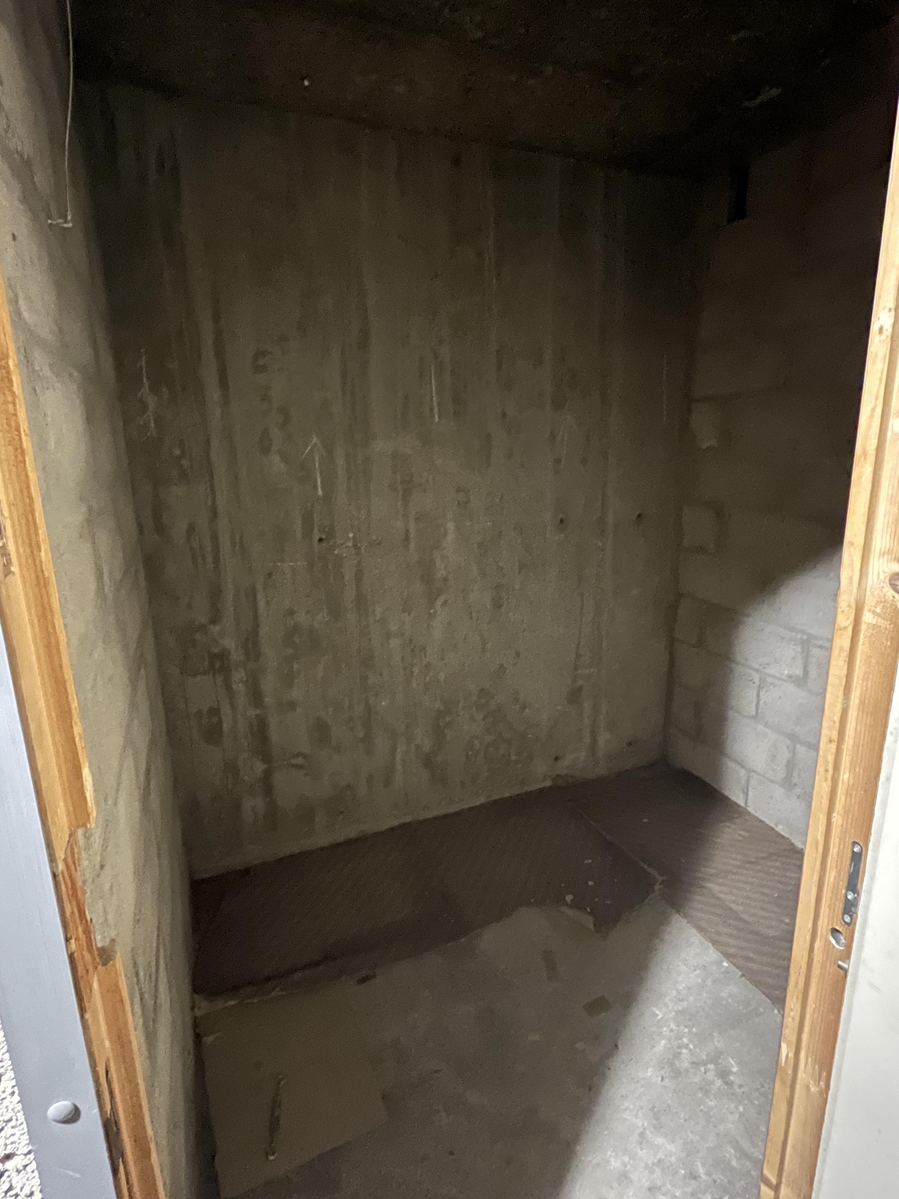 Cave 4m2 - Saine et Sécurisé (porte blindée)