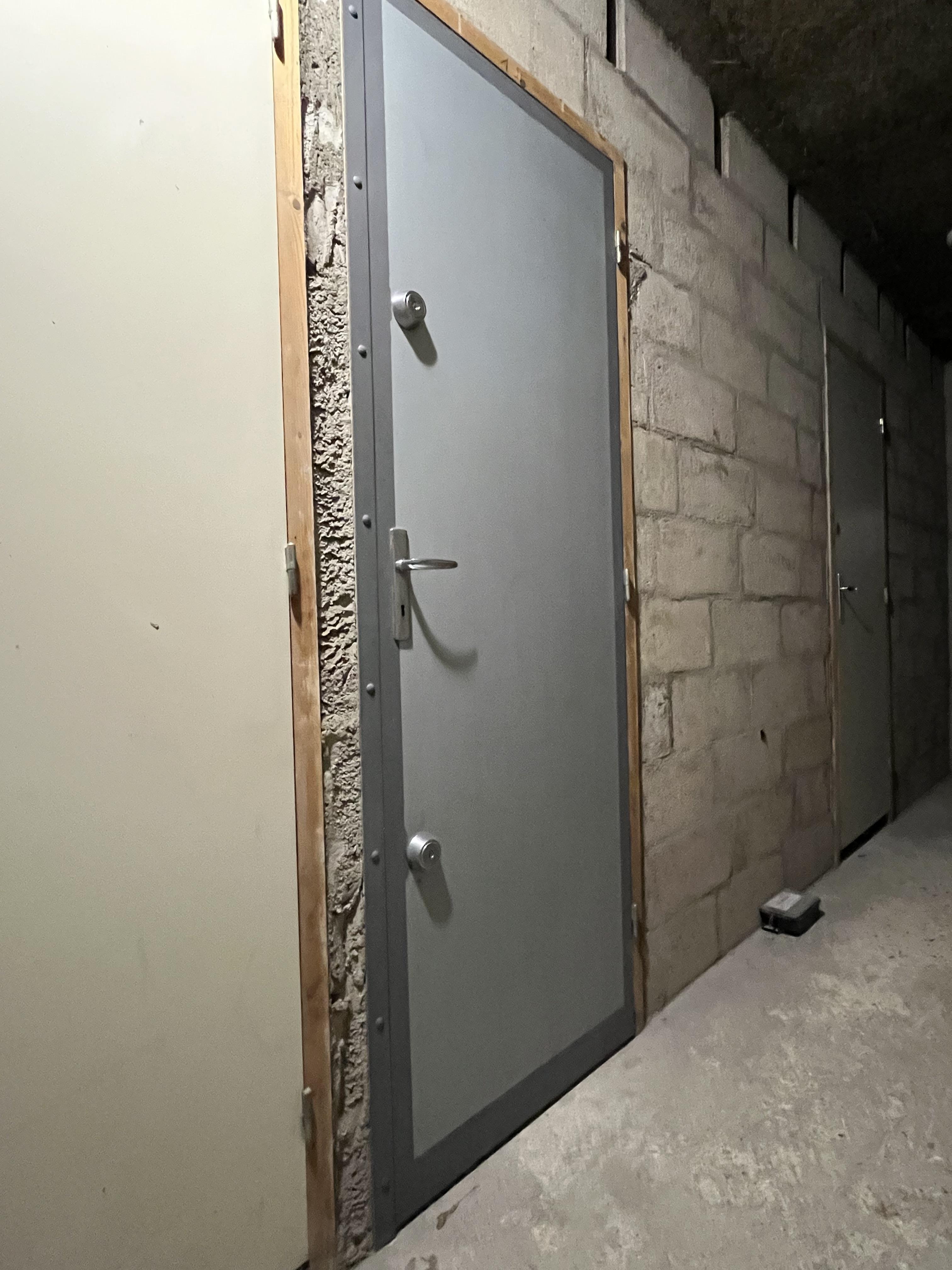 Cave 4m2 - Saine et Sécurisé (porte blindée)
