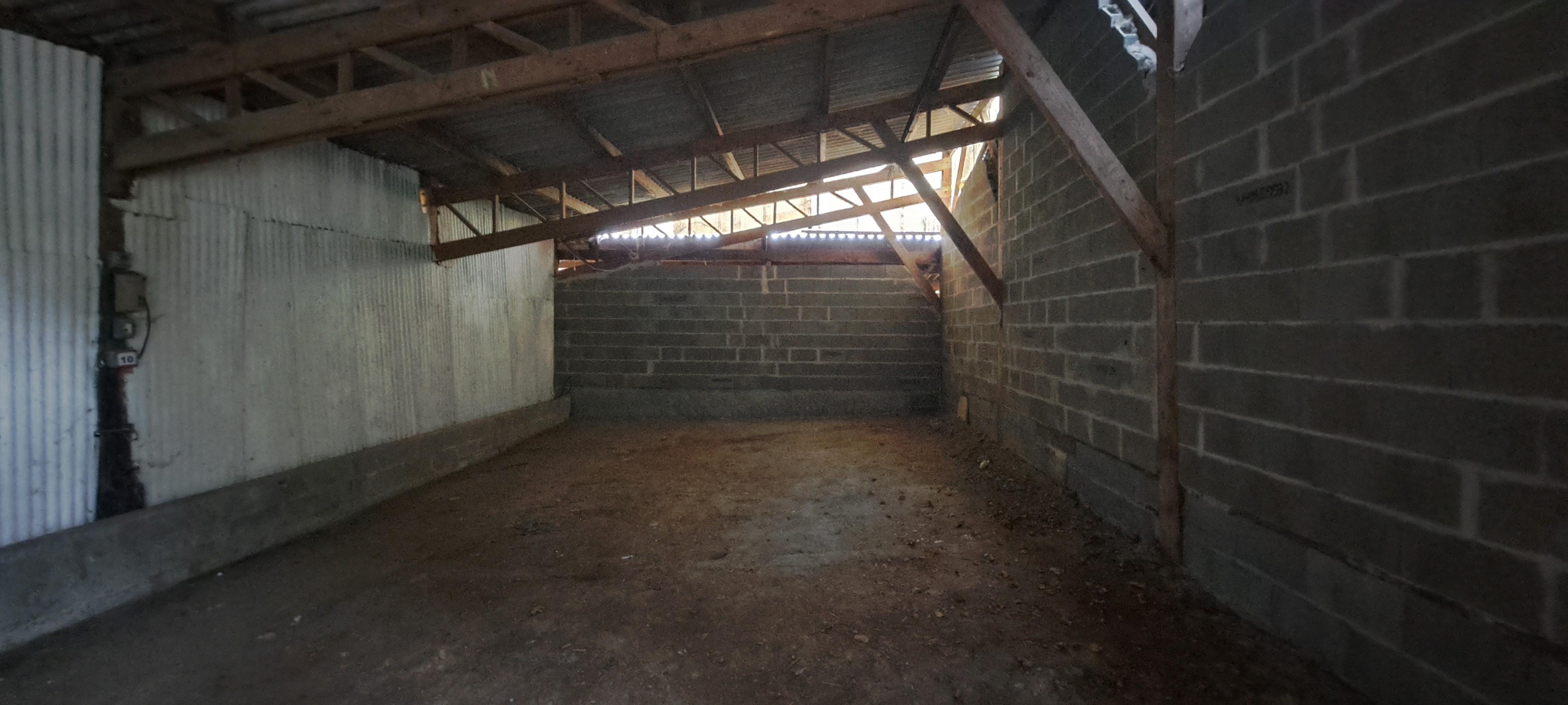 Hangar fermé de 130m² pour stockage en espaces