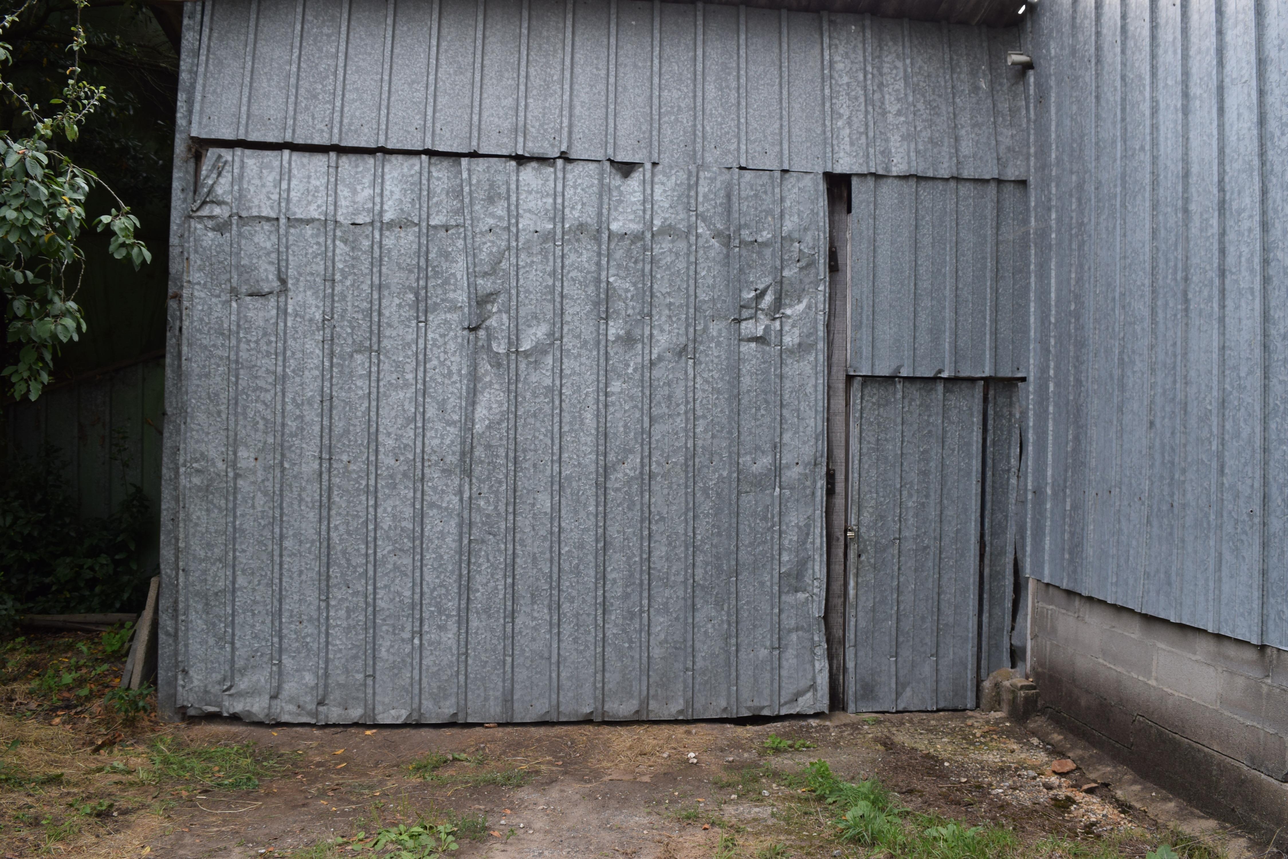Hangar fermé de 130m² pour stockage en espaces