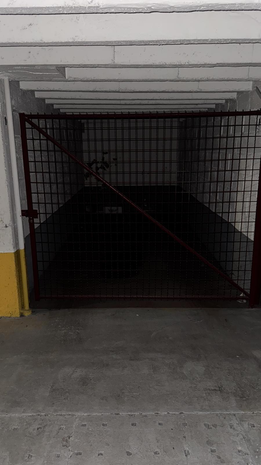 Box de stockage sécurisé - 12m2-PARIS 15