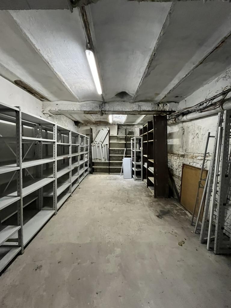 Grande cave métro - Rue blanche