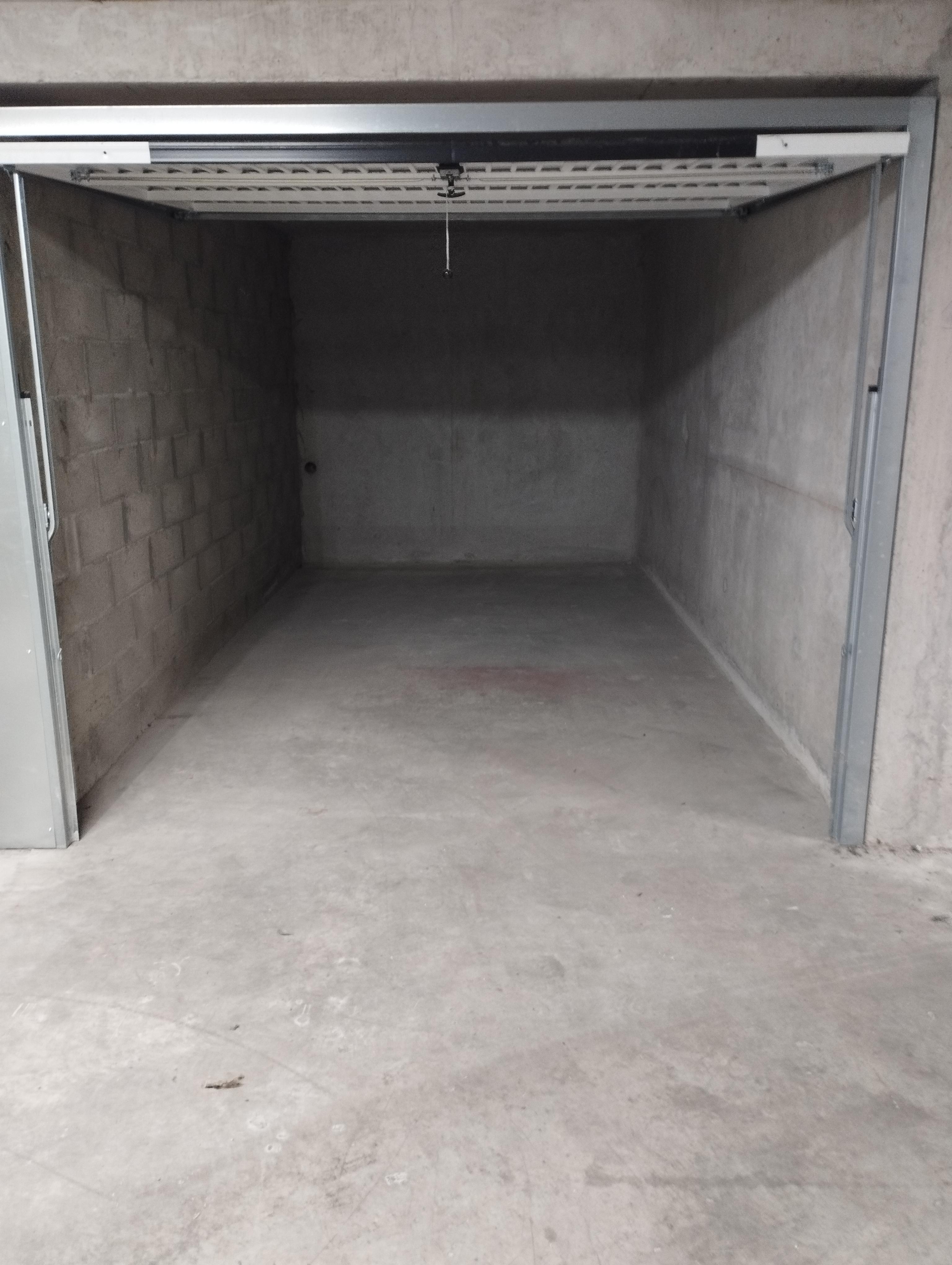 Garage/Box - 13m² - Pierre-Bénite