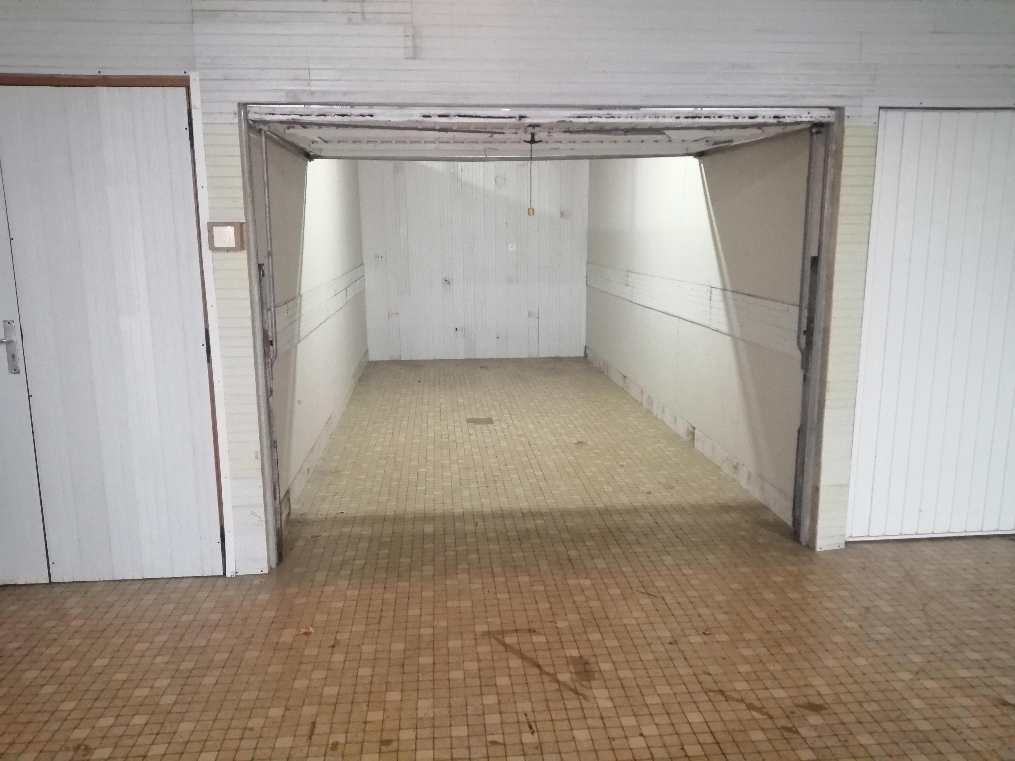 BOX DE STOCKAGE 17m² Maël-Carhaix