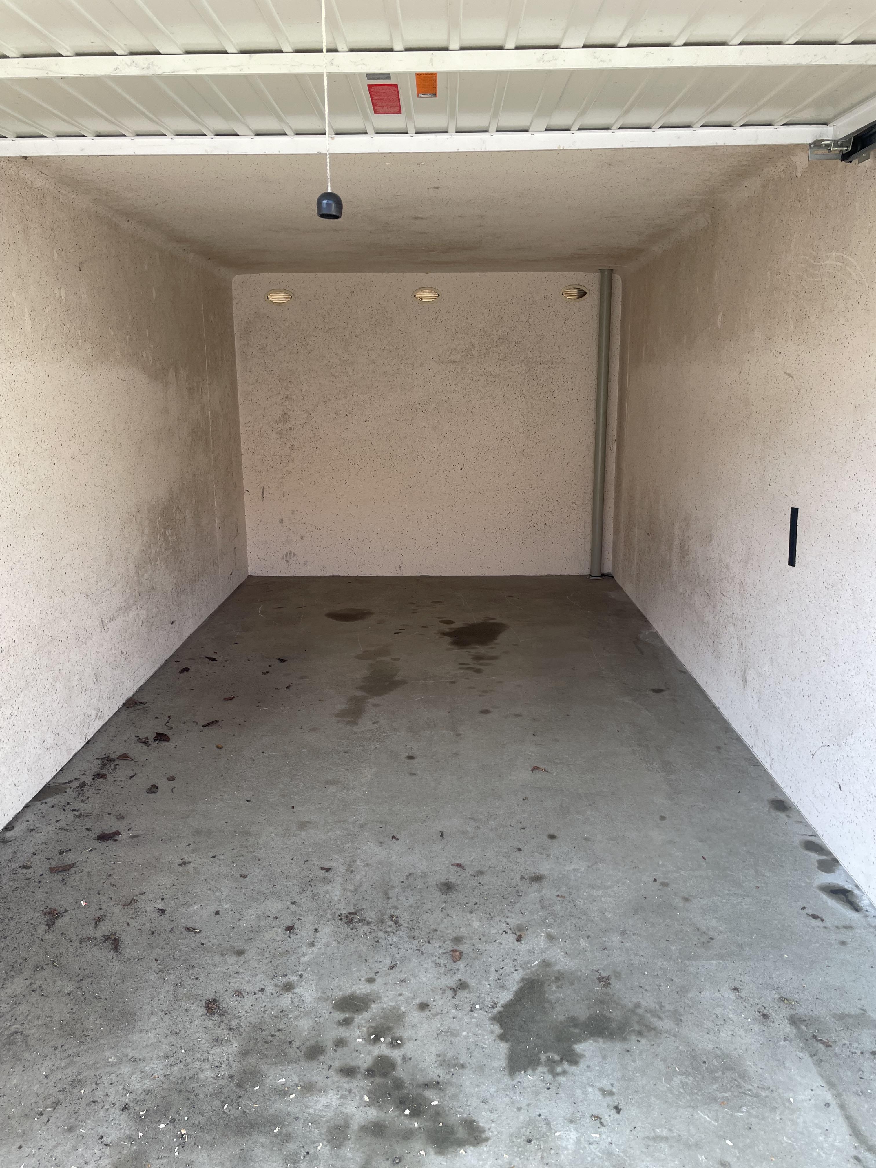 Garage/ Box 14m² -Algrange