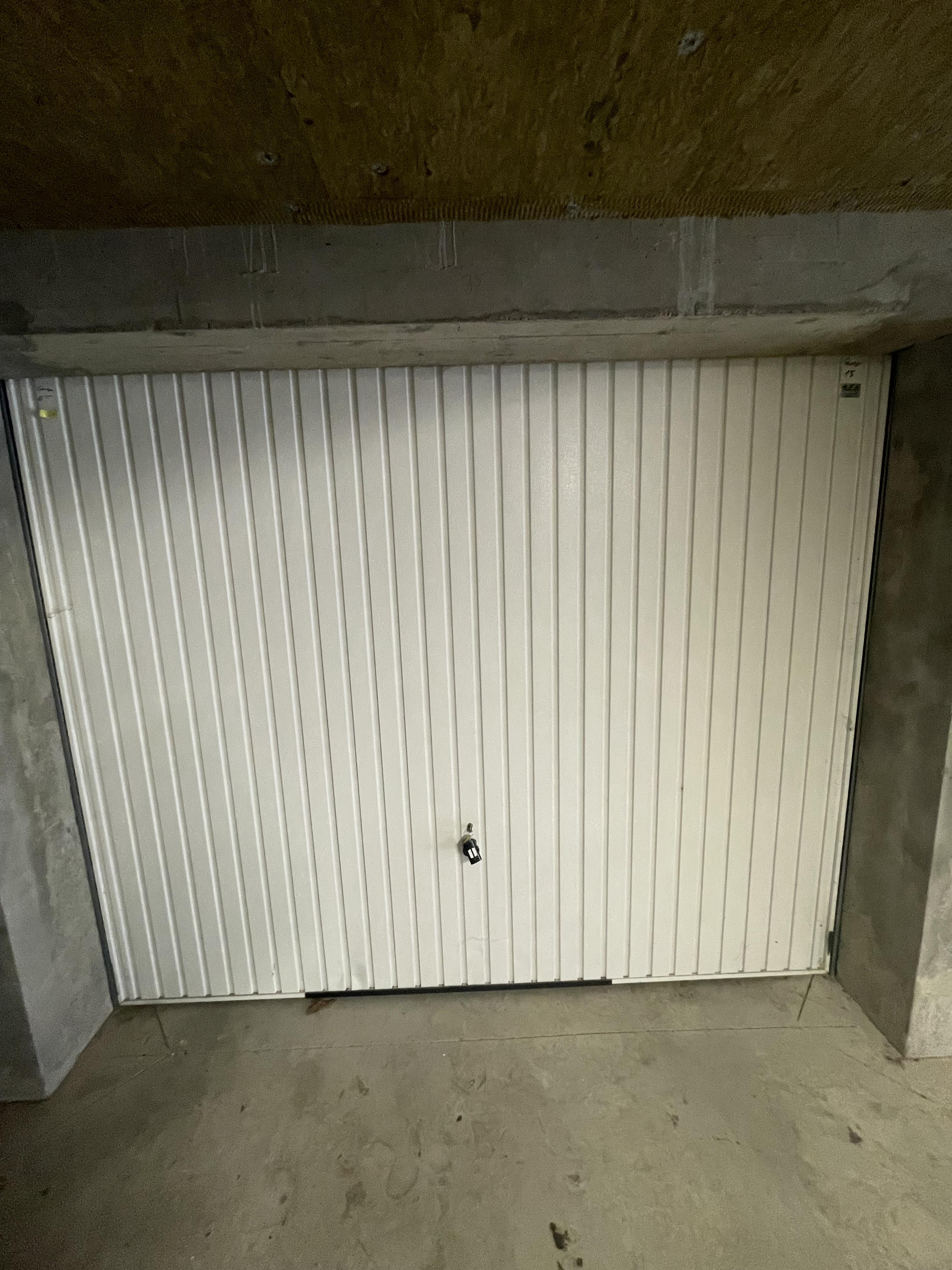 Garage/ Box 14m² -Hayange