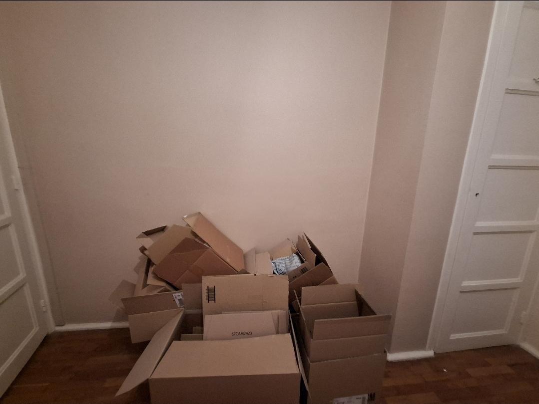 Garde meuble pour stockage sécurisée par porte blindé