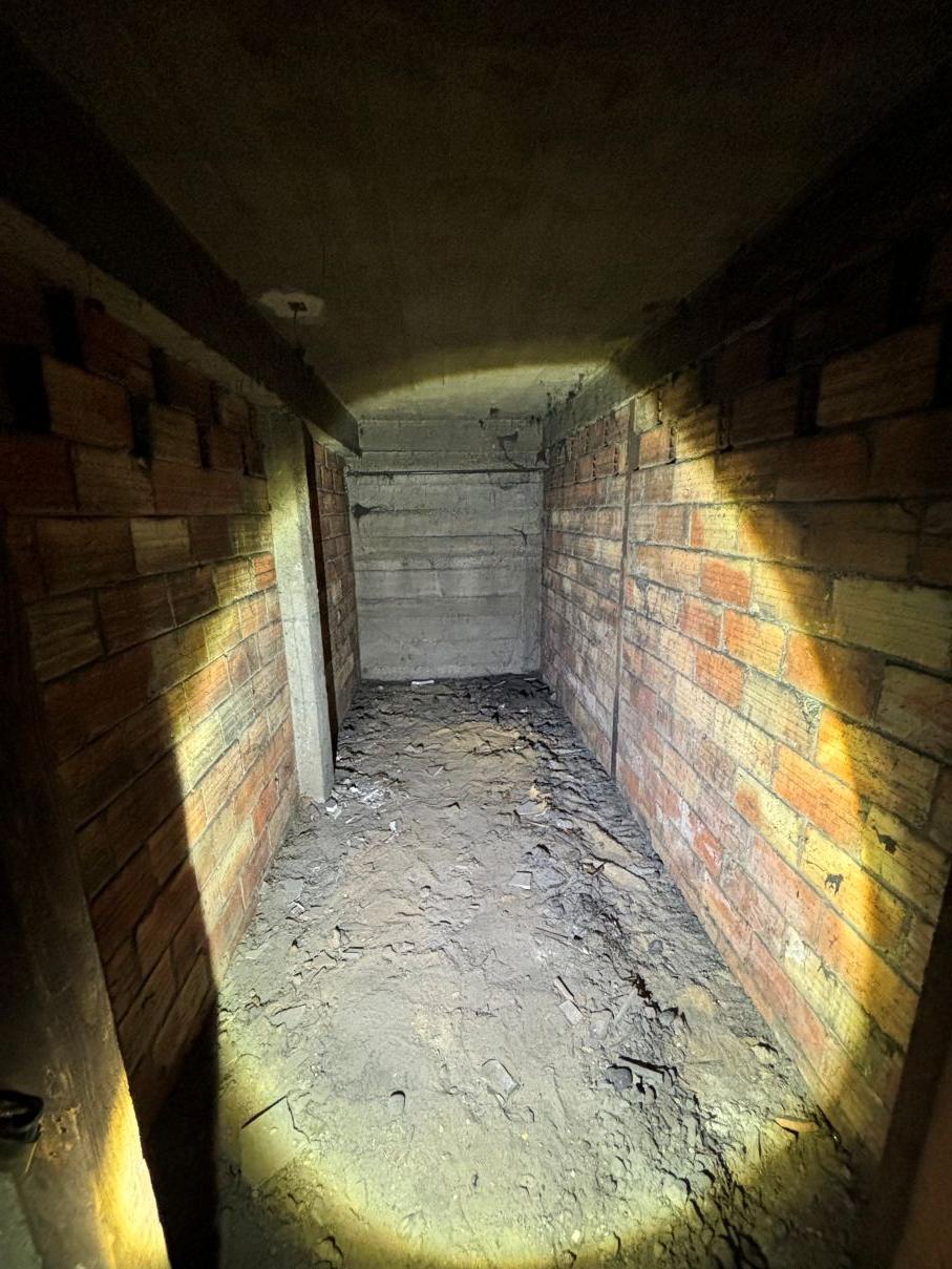 Cave sèche et saine - facile d'accès -