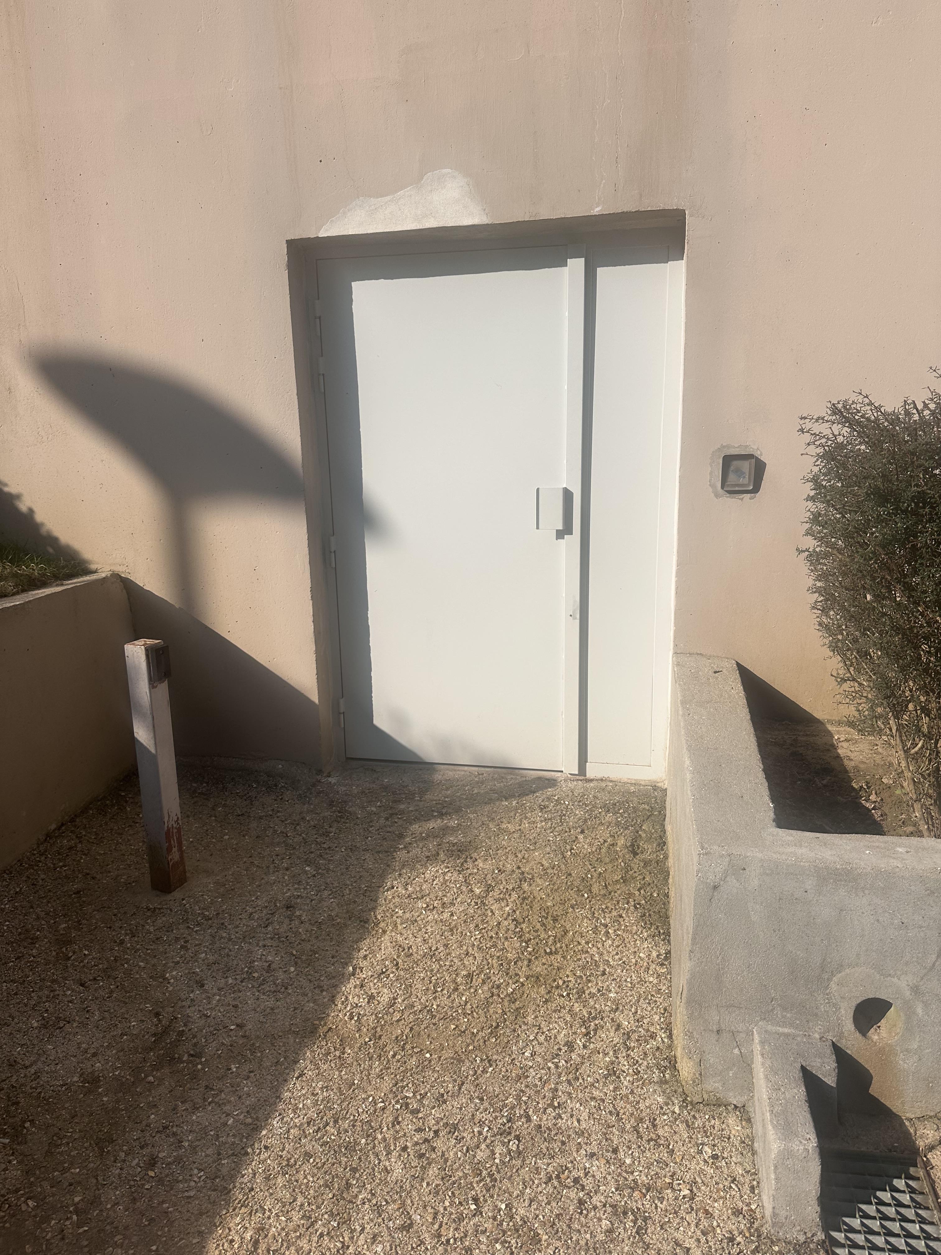 Box de stockage sécurisé - 2,60m² - Eclairé,