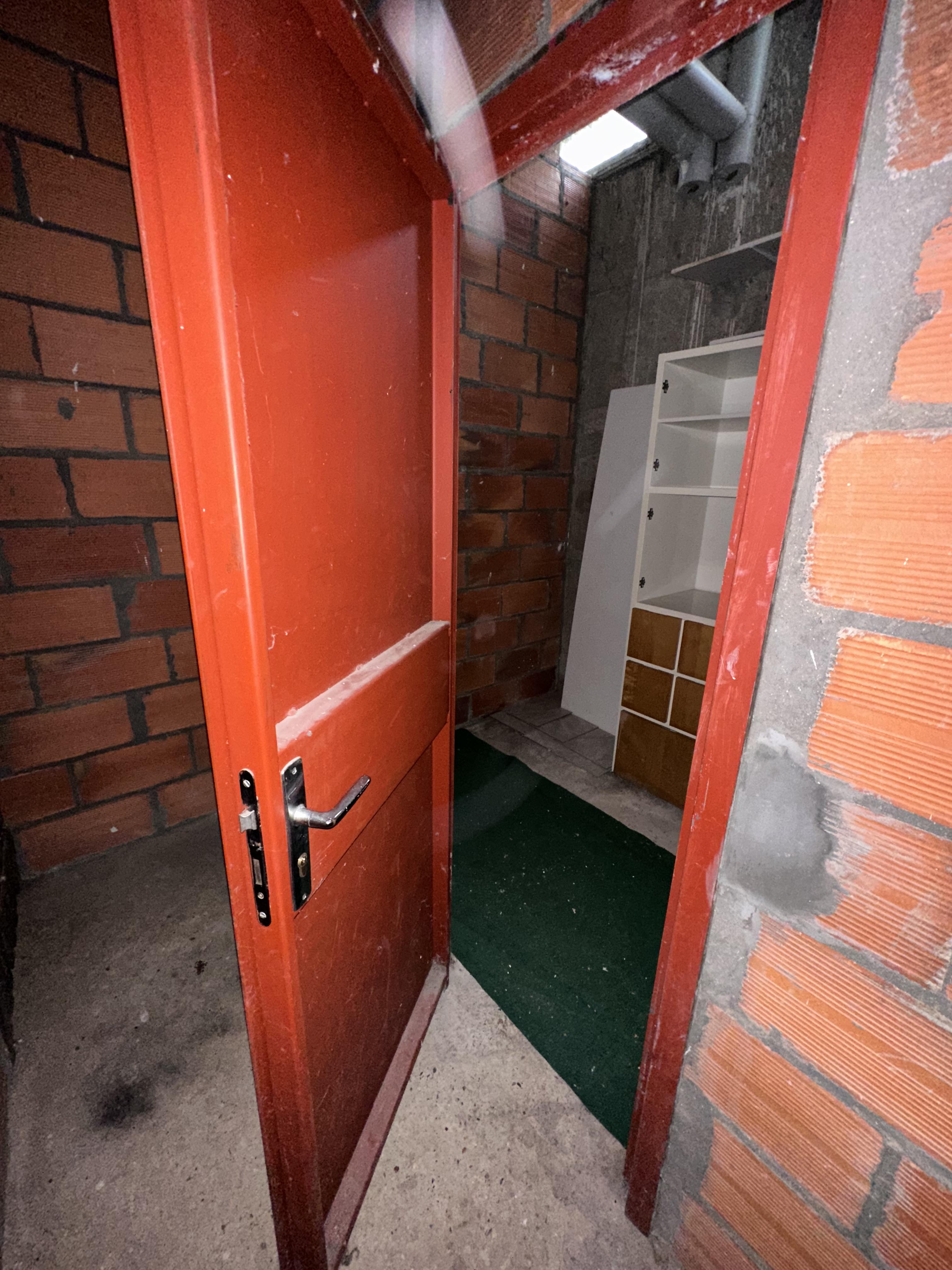 Box de stockage sécurisé - 2,60m² - Eclairé,