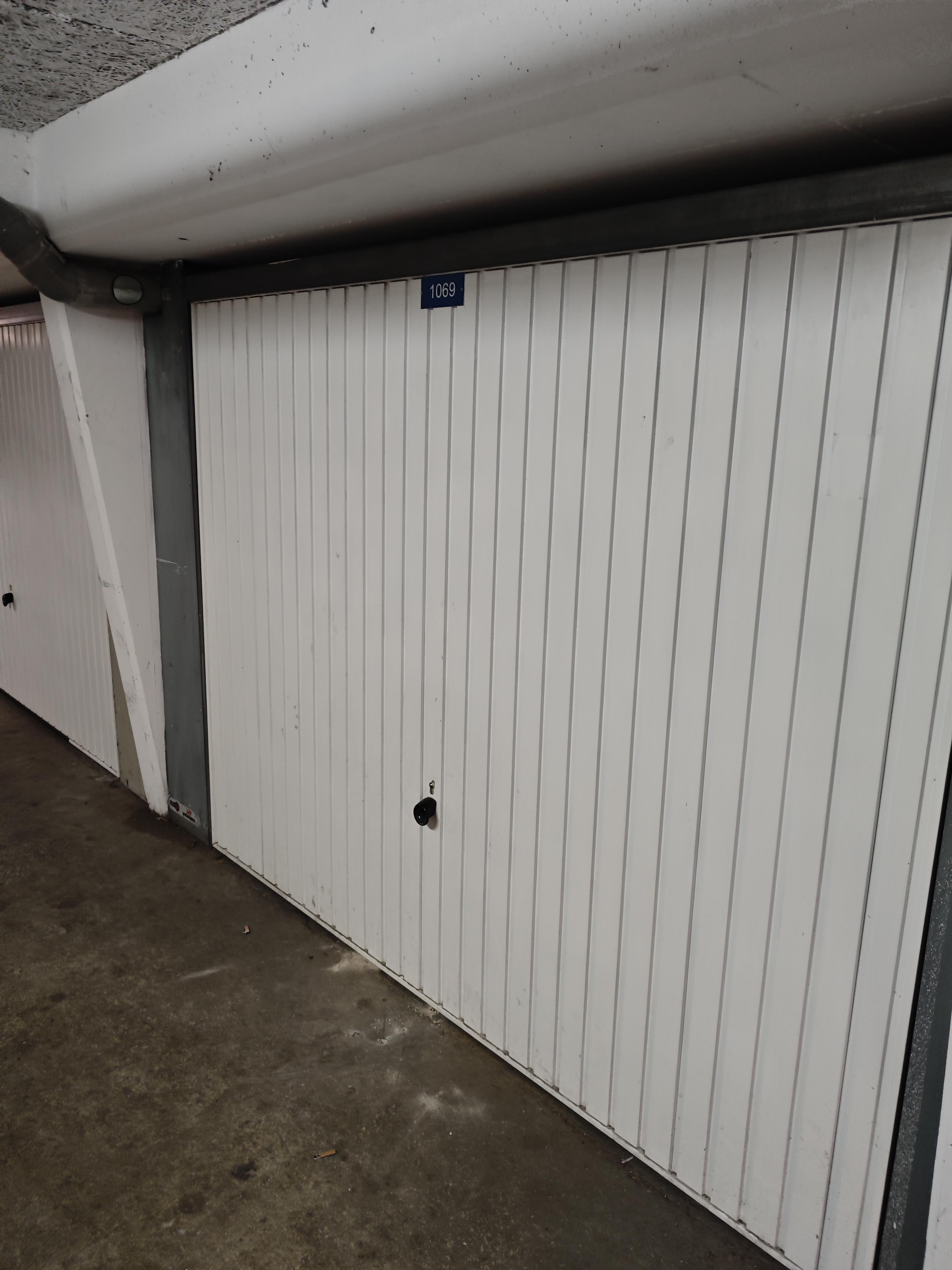 Garage fermé en location / Cormeilles-en-Parisis