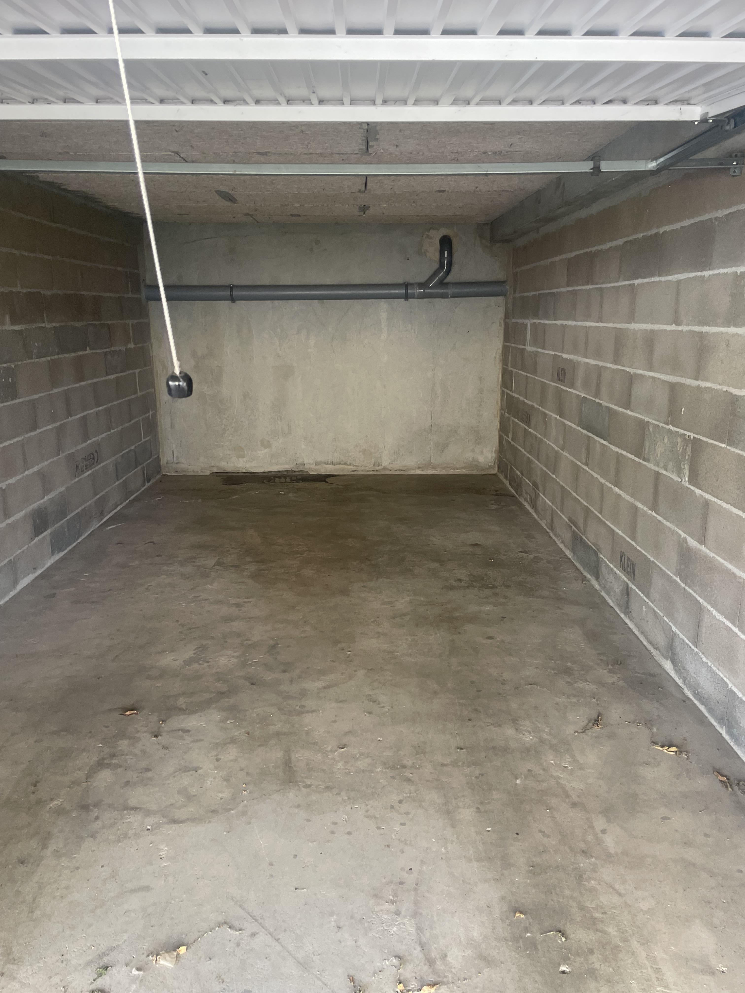 Garage/ Box 18m² - Vitry sur Orne
