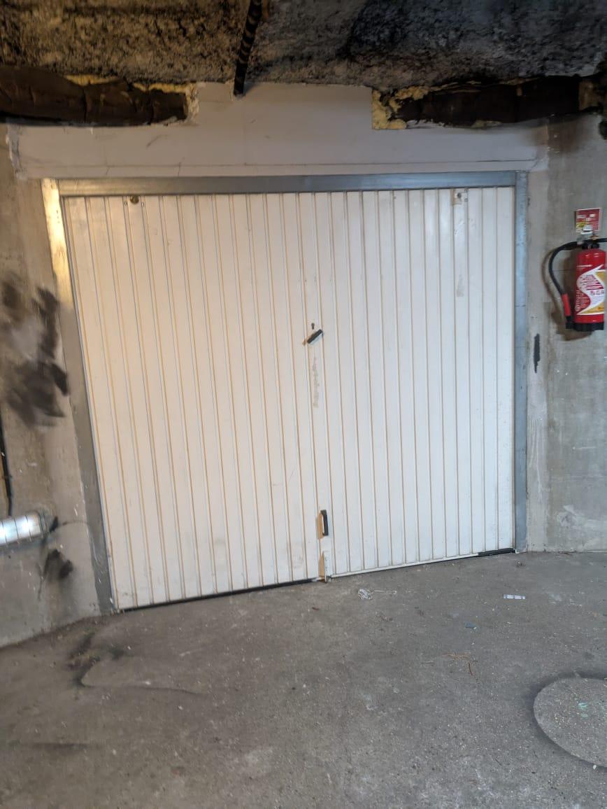 Box de 26 M2 à louer dans résidence