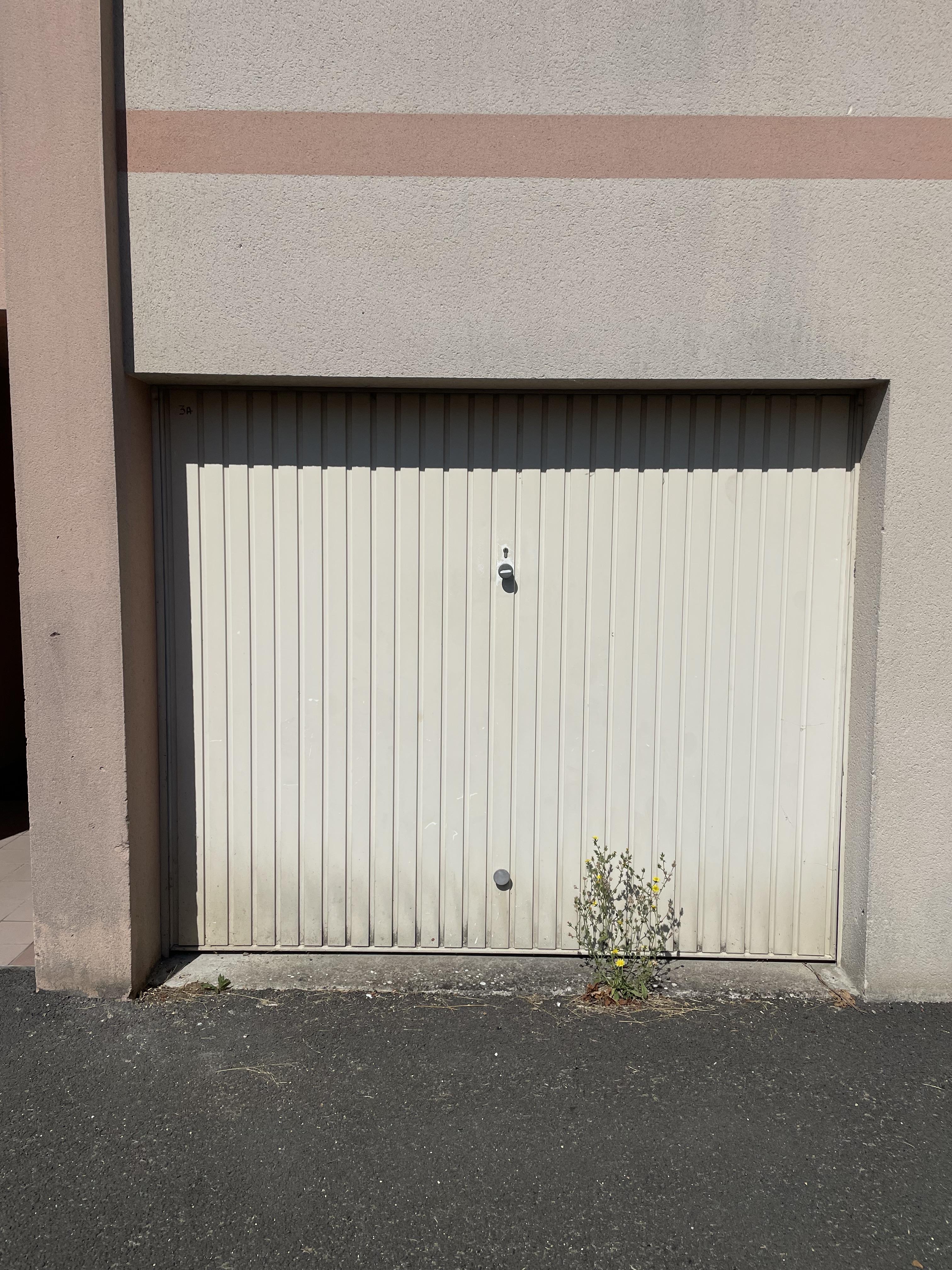 Garage/ Box 12m² - Loury