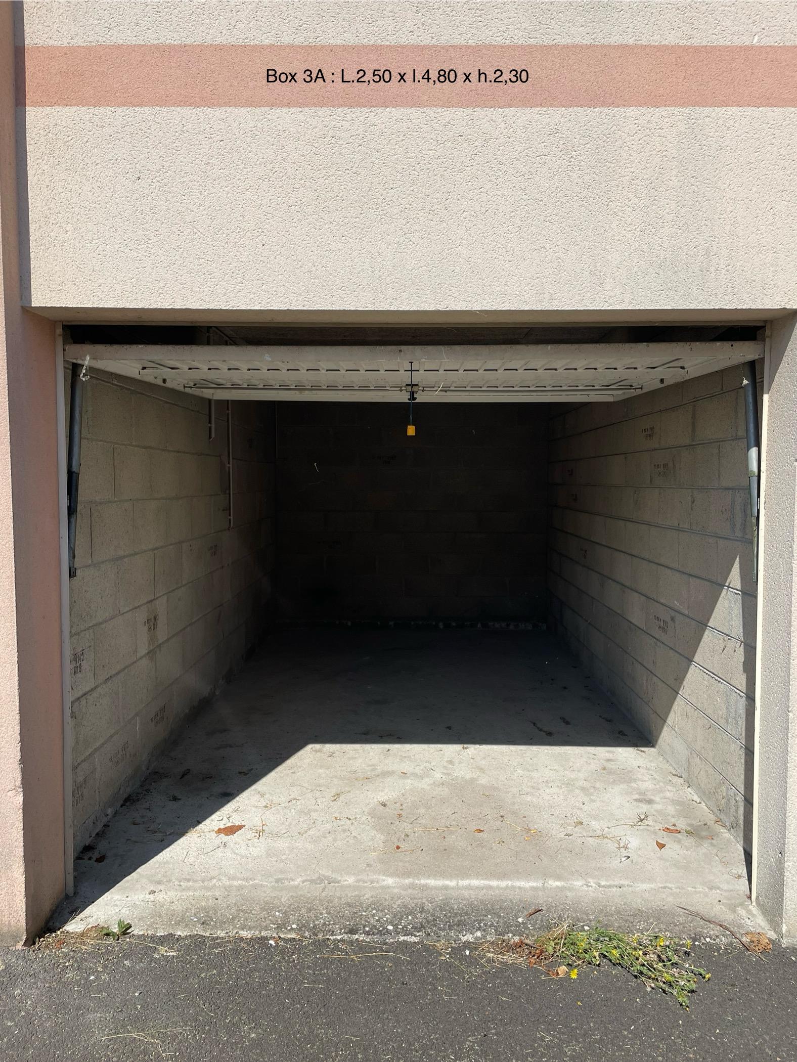 Garage/ Box 12m² - Loury