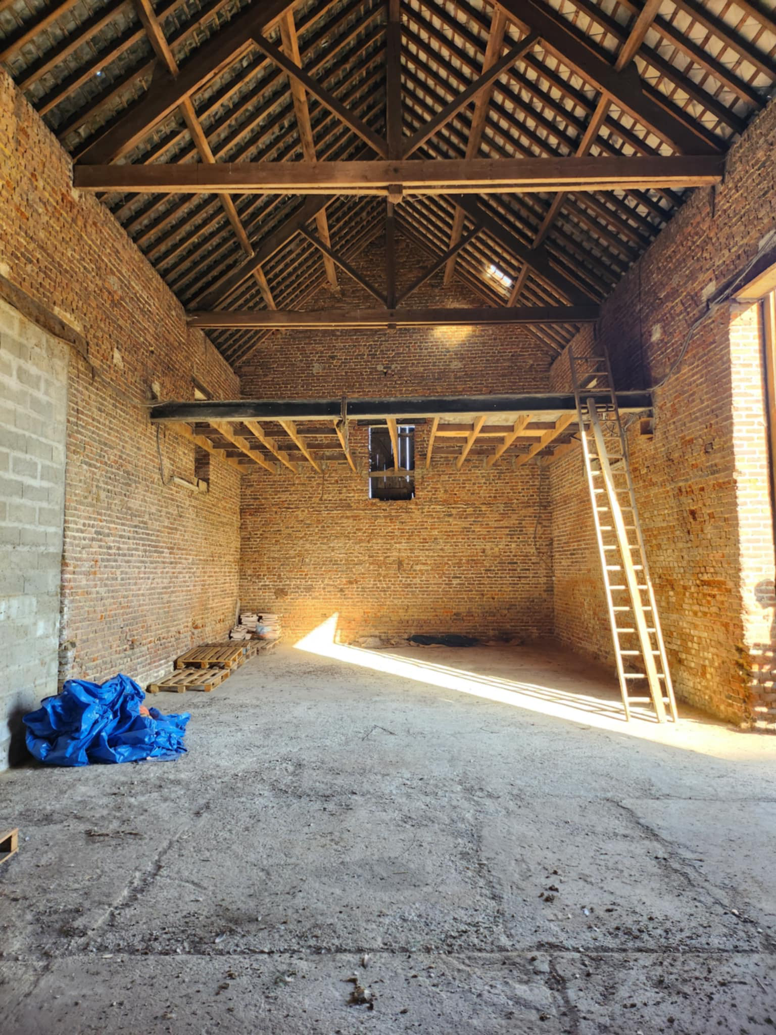 Grange de stockage - grande hauteur sous plafond