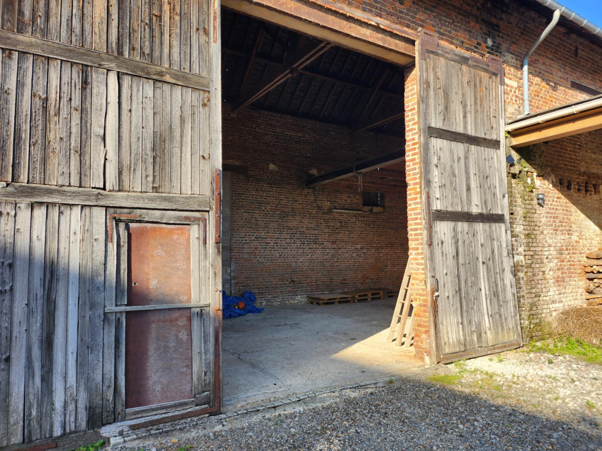 Grange de stockage - grande hauteur sous plafond