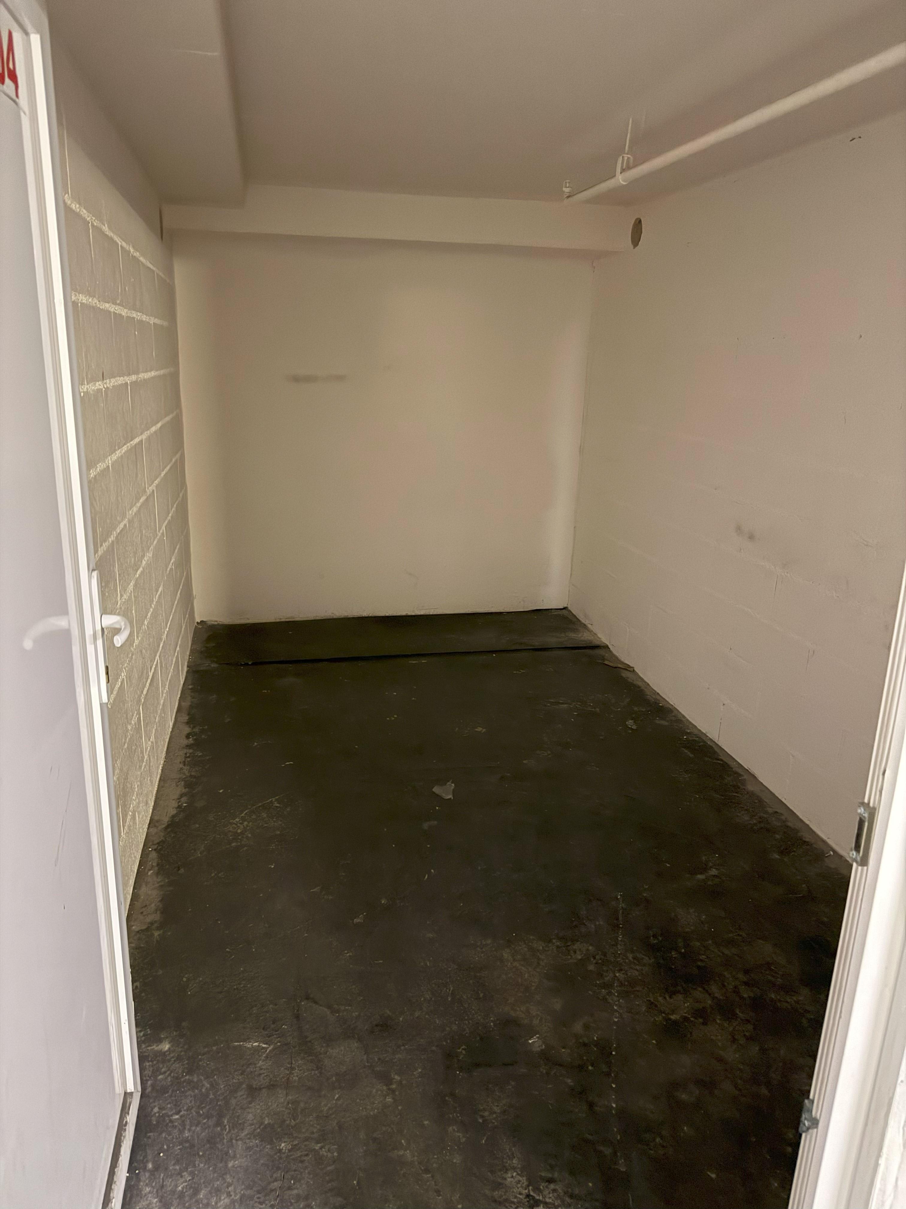 Place de parking et box/cave pour stockage