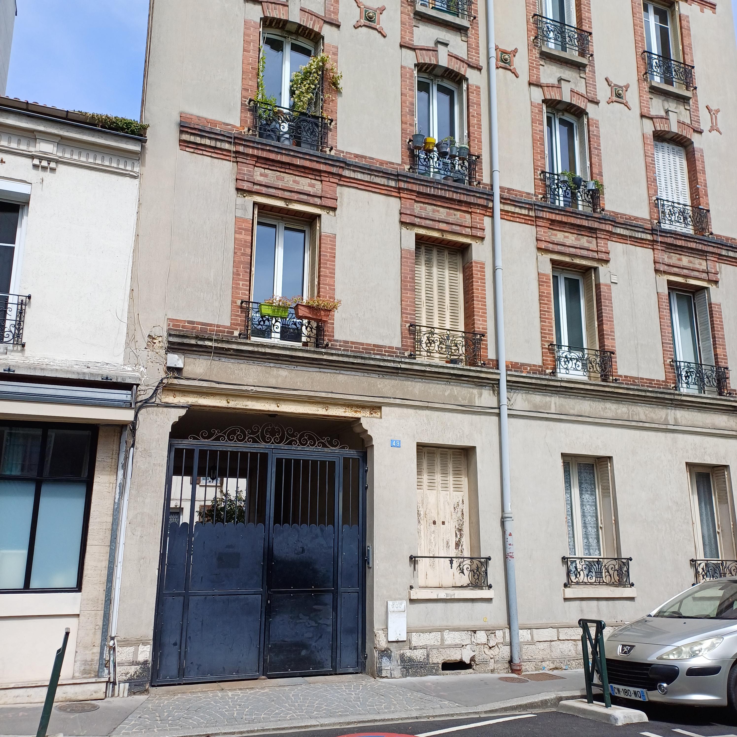 PETITE CAVE RUE VICTOR HUGO A PUTEAUX