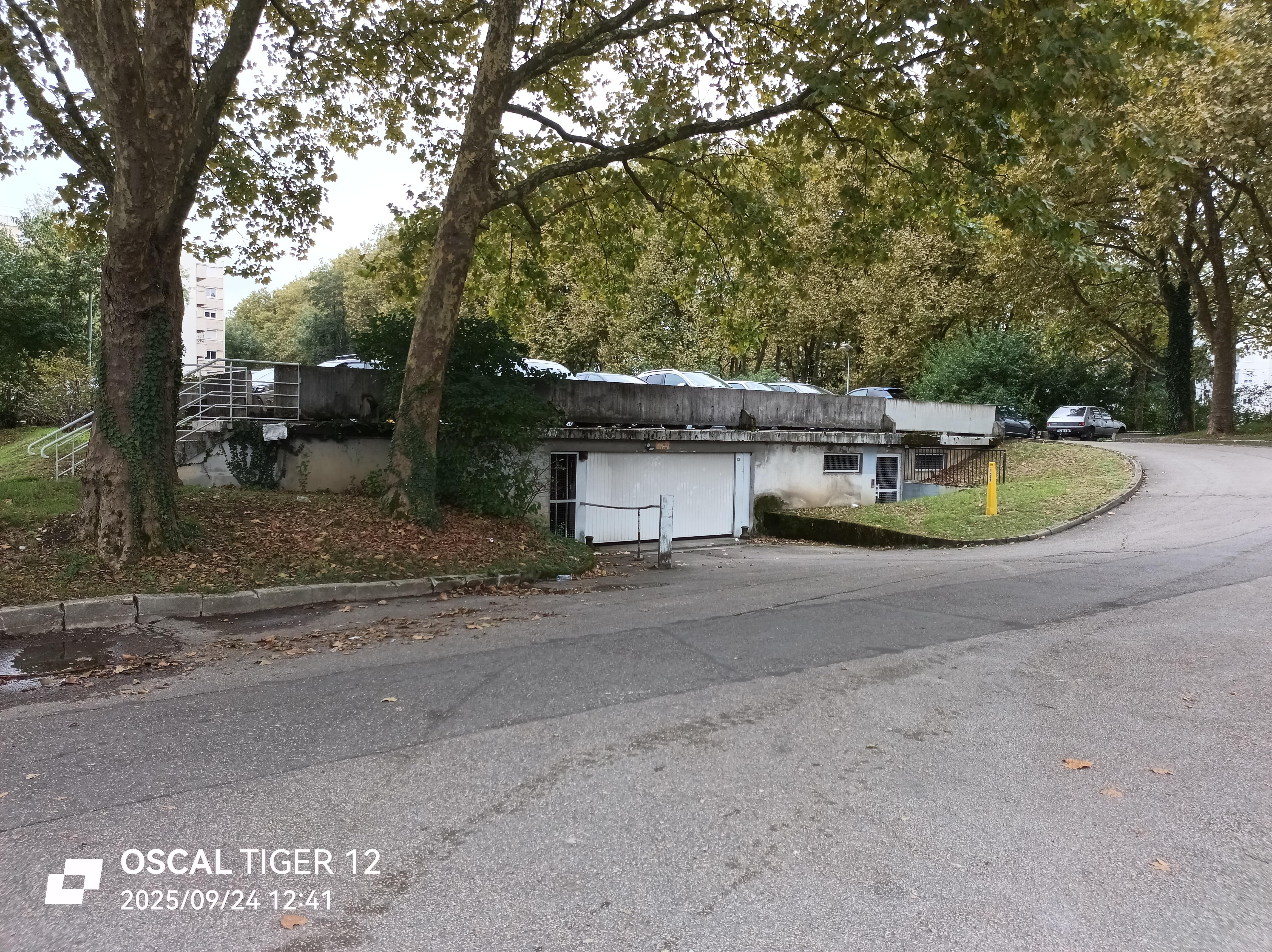 Garage/ Box - 13m² - Bourg-en-Bresse