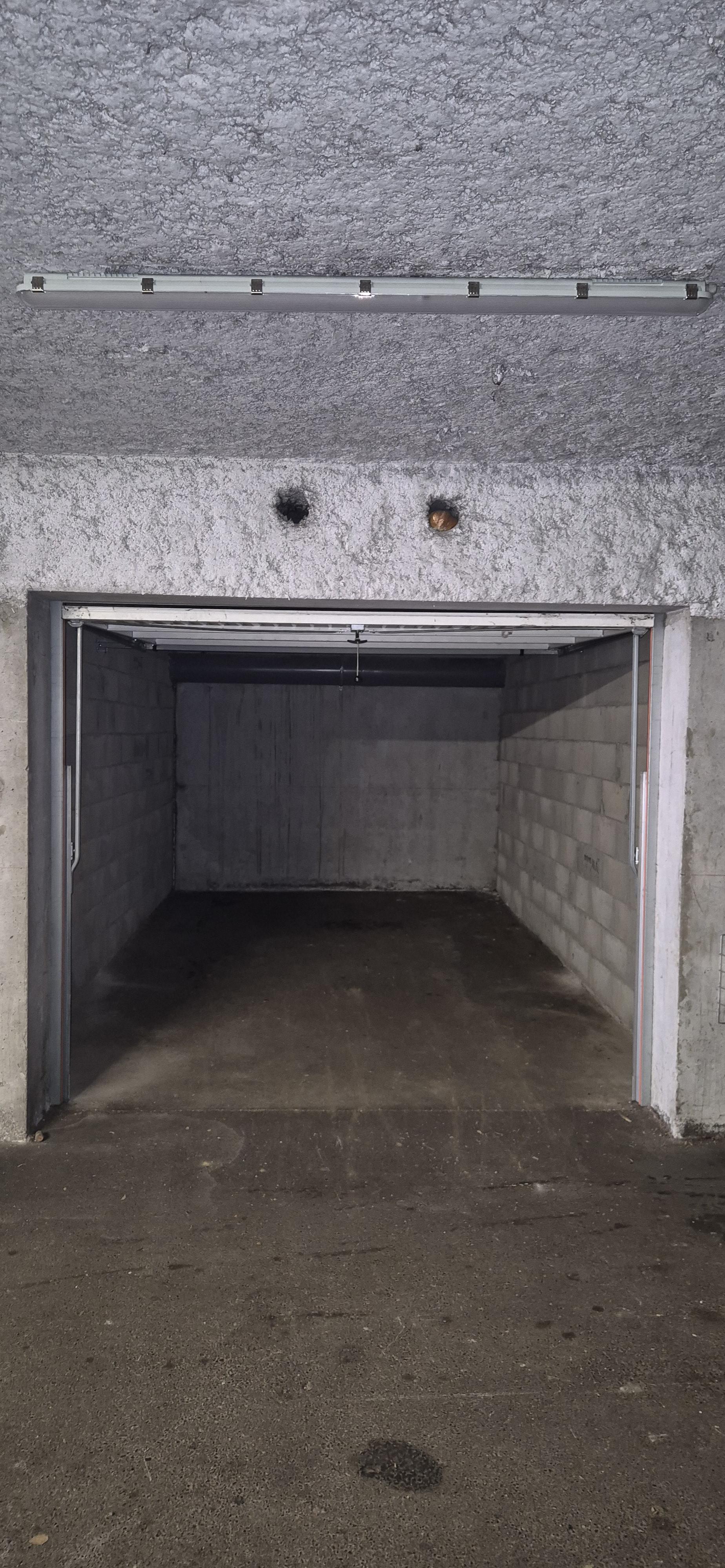 Box / Parking / 14m² / Besançon