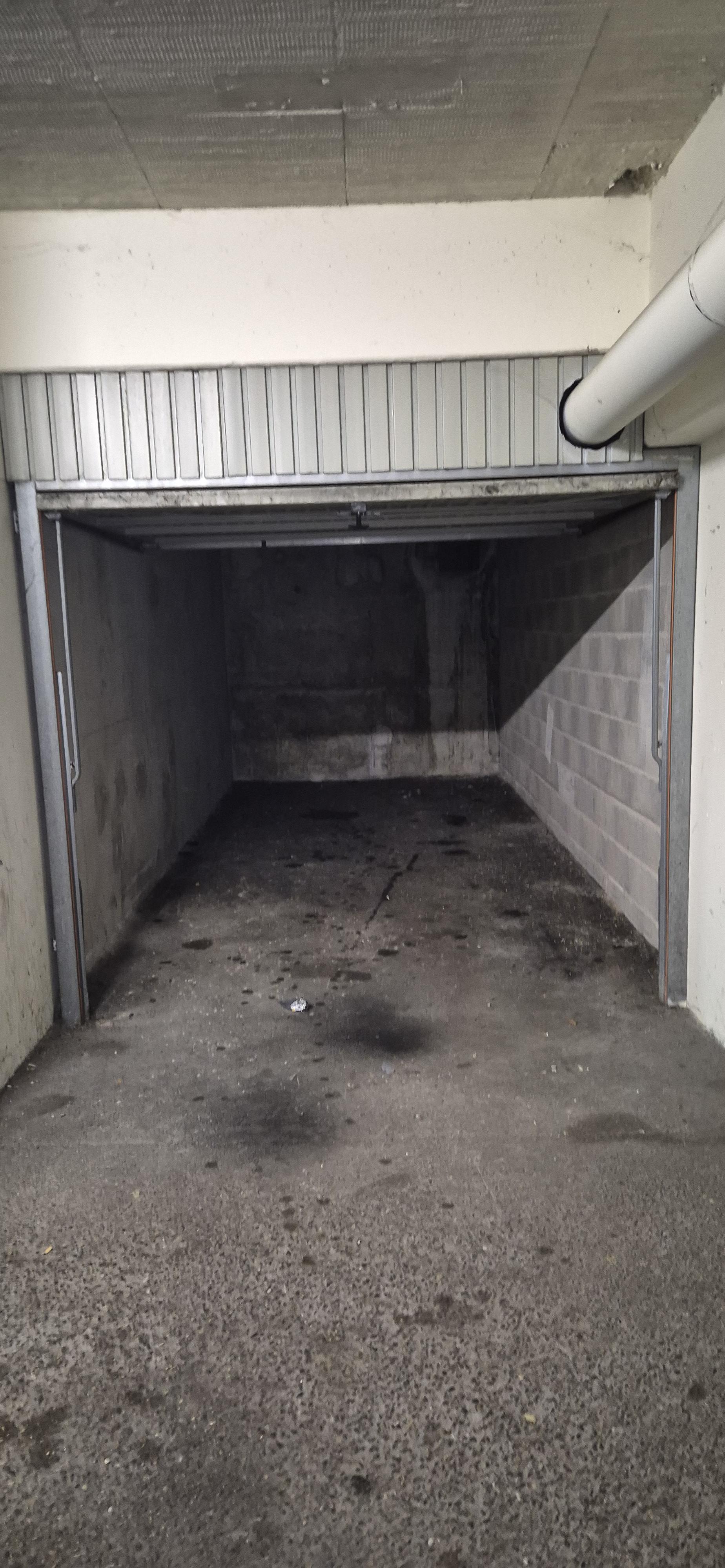 Garage/ box 16m² à Besançon